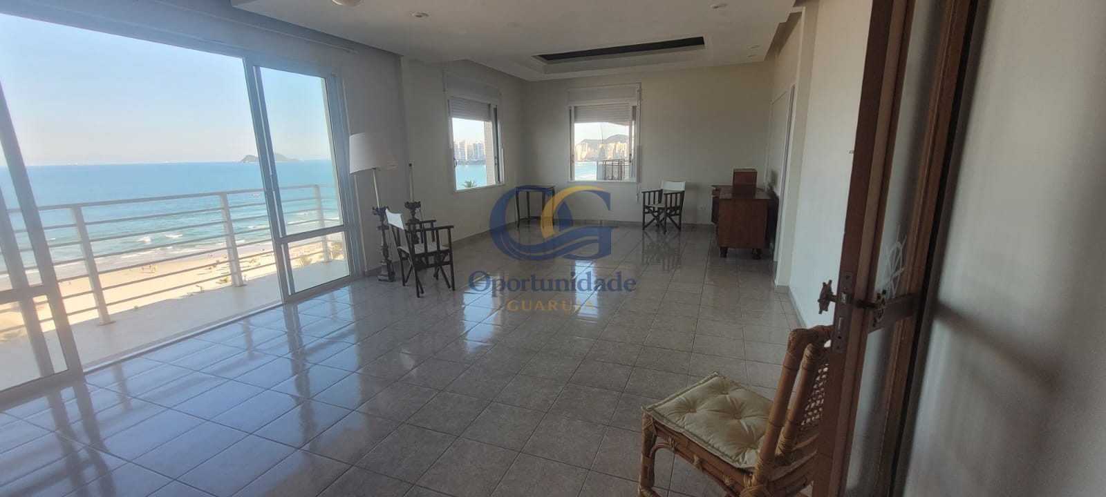 Apartamento Frente ao Mar nas Pitangueiras, Guarujá - SP