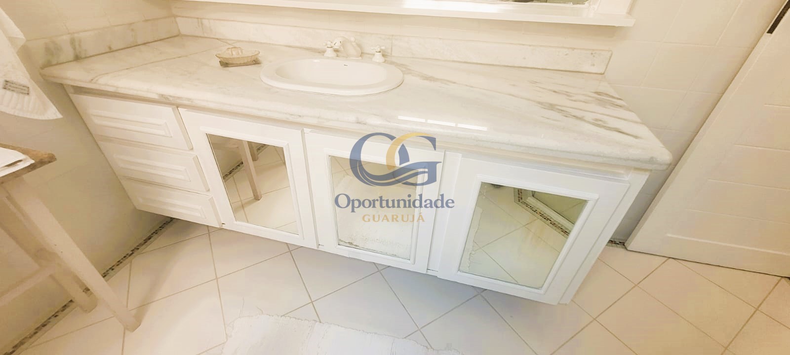 Apartamento Frente ao Mar nas Pitangueiras, Guarujá - SP