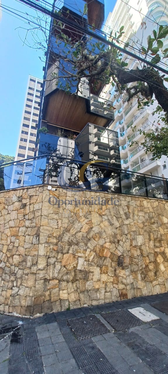 Apartamento Duplex na Praia das Pitangueiras!