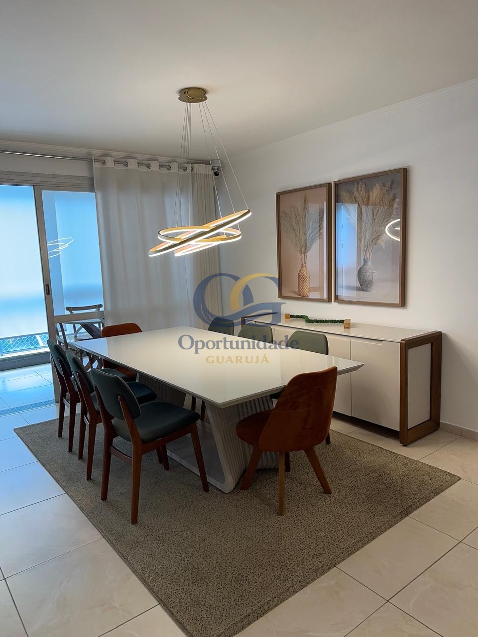 Apartamento na Praia das Pitangueiras, Guarujá - SP