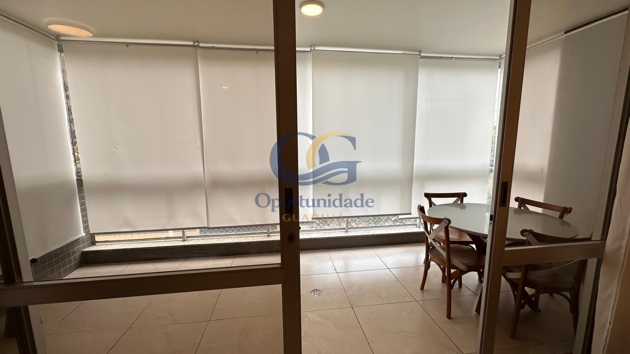 Apartamento na Praia das Pitangueiras, Guarujá - SP