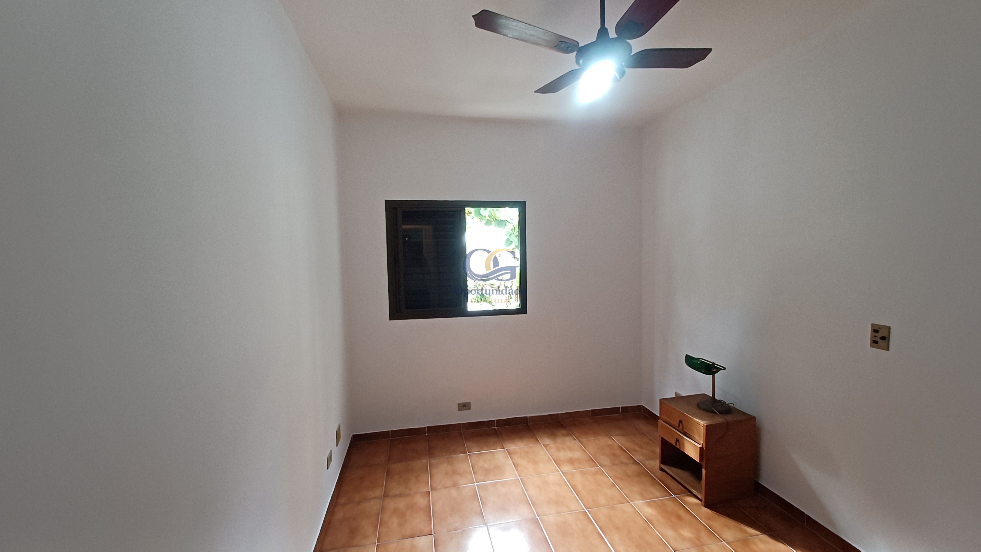 Apartamento na Praia da Enseada, Guarujá - SP
