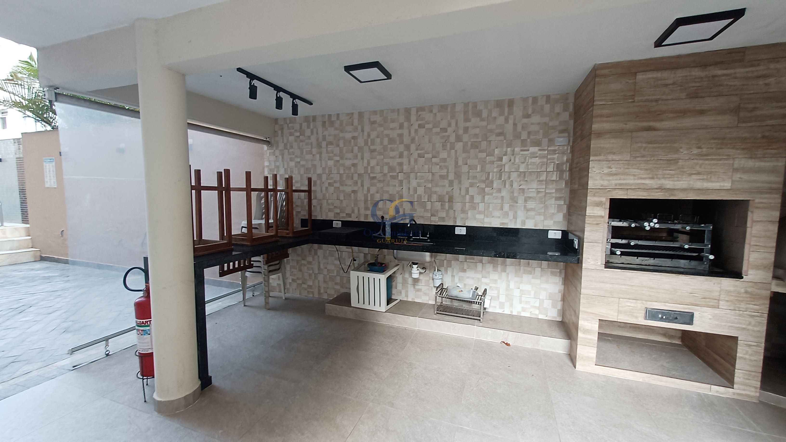 Apartamento na Praia da Enseada, Guarujá - SP