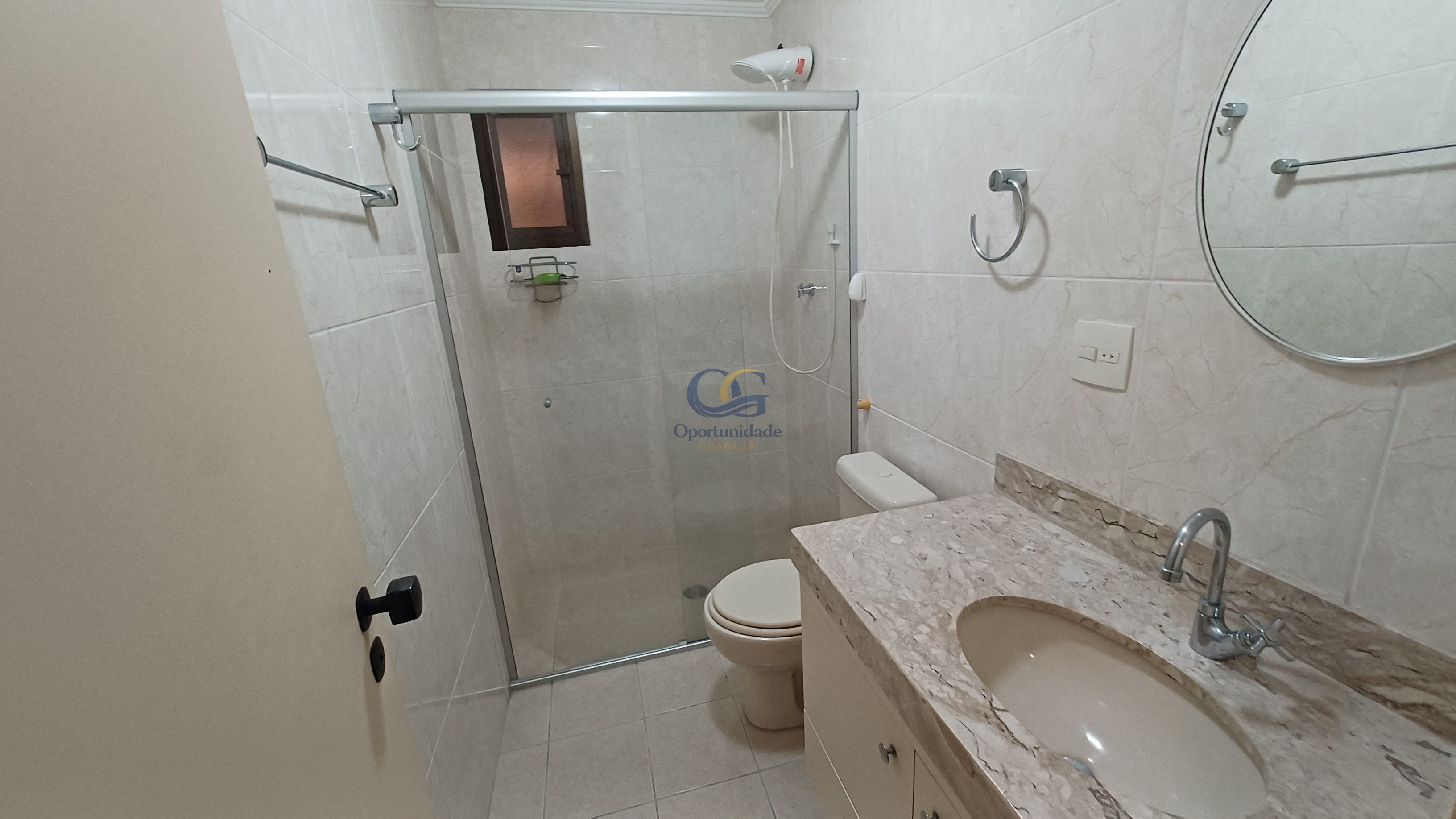 Apartamento na Praia da Enseada, Guarujá - SP