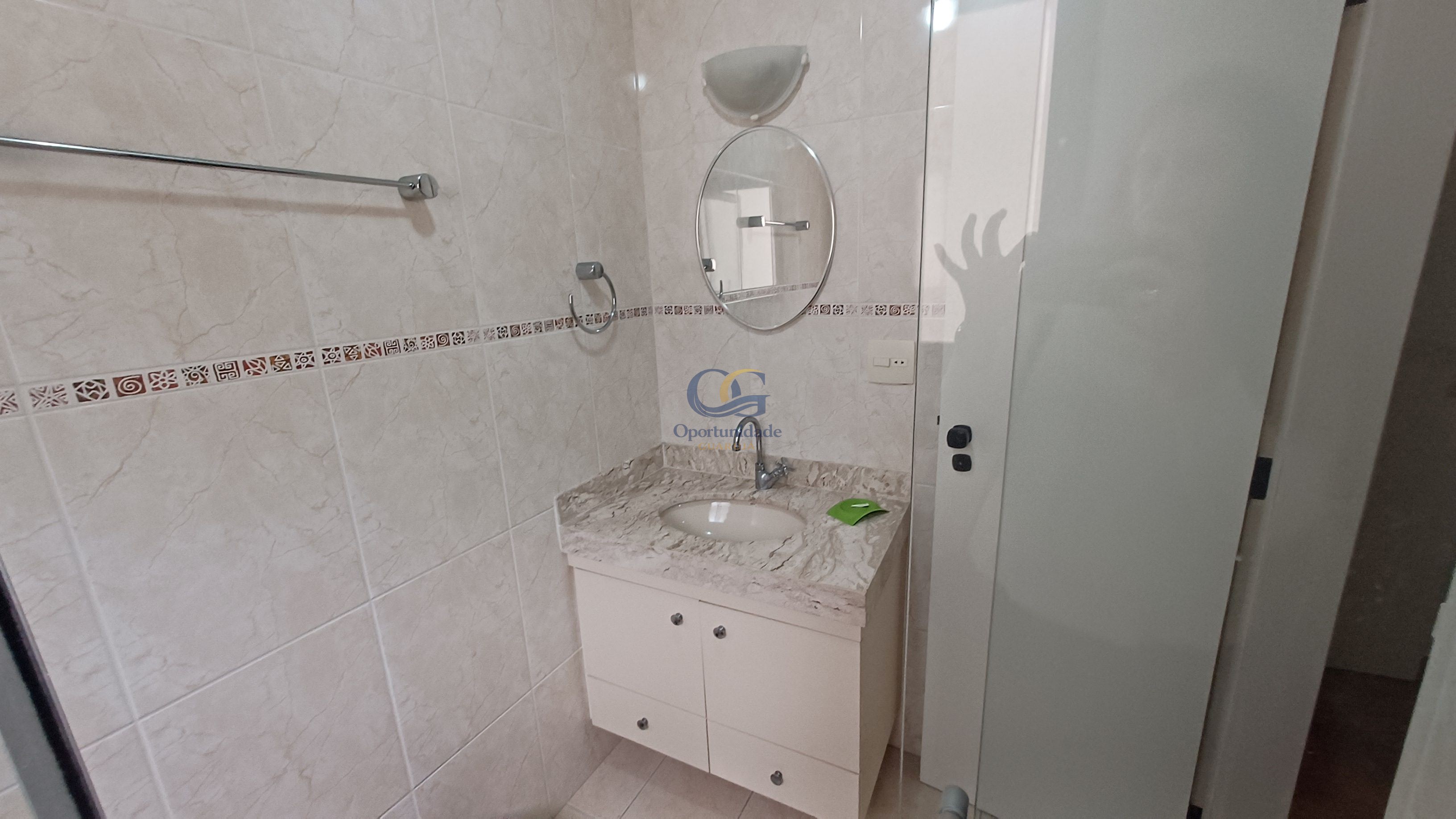 Apartamento na Praia da Enseada, Guarujá - SP