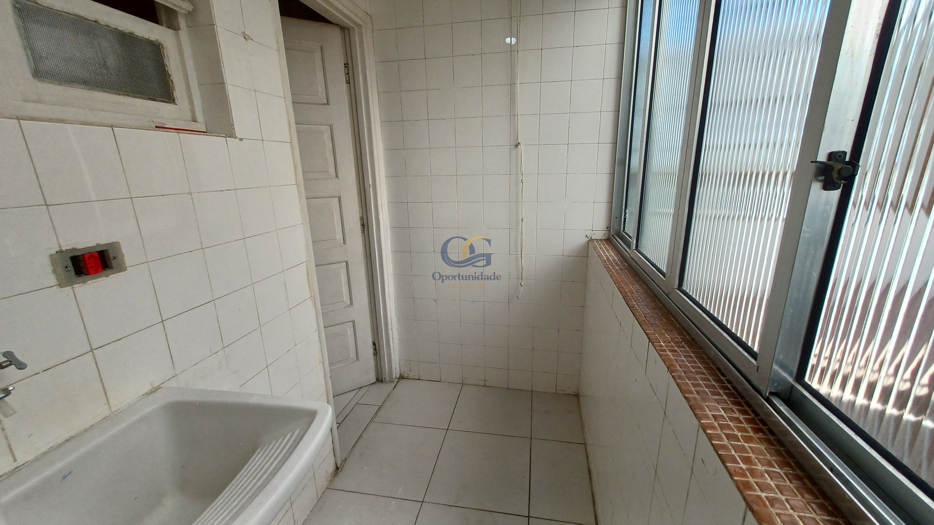 Apartamento na Praia da Enseada, Guarujá - SP