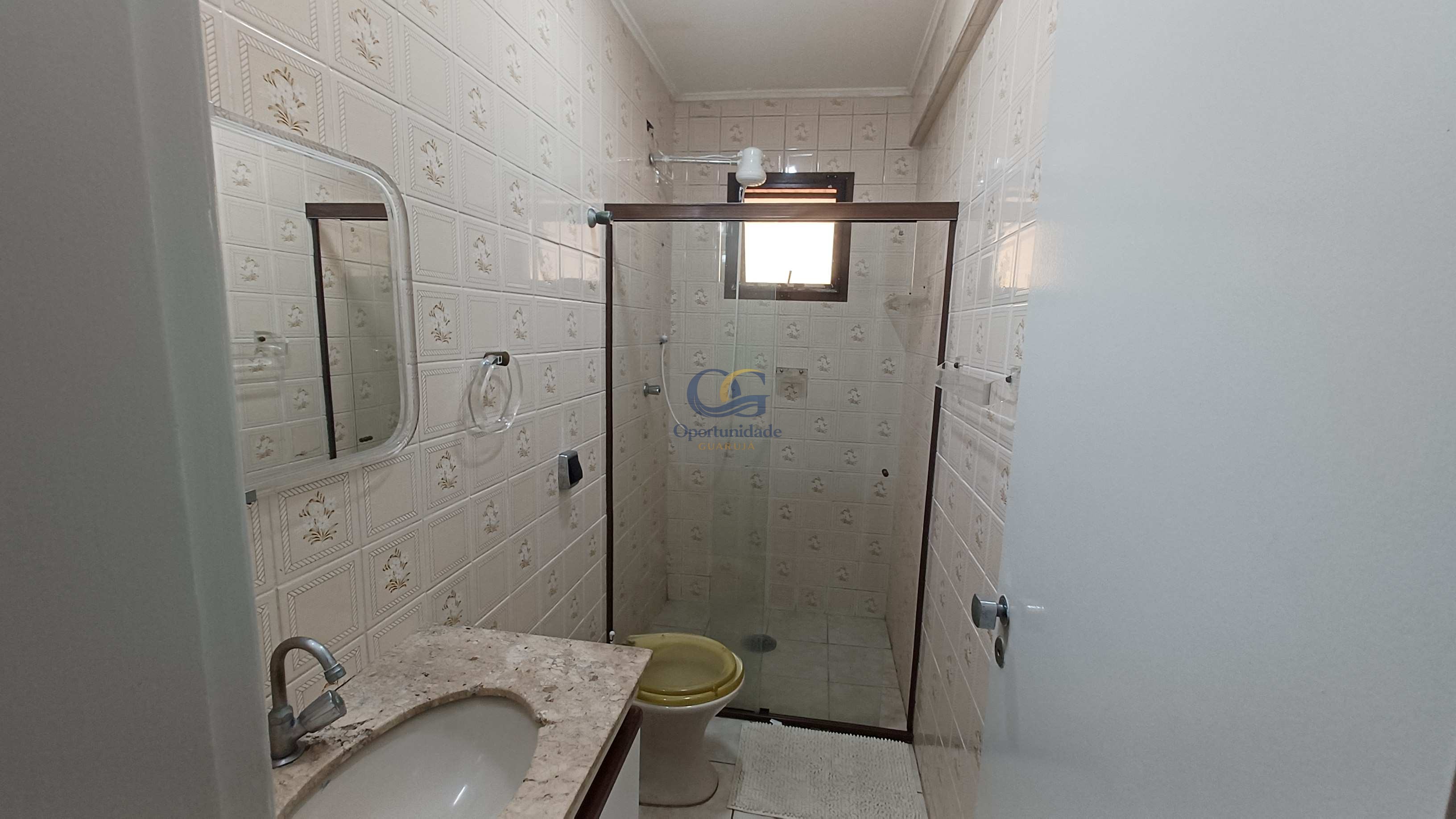 Apartamento na Praia da Enseada, Guarujá - SP