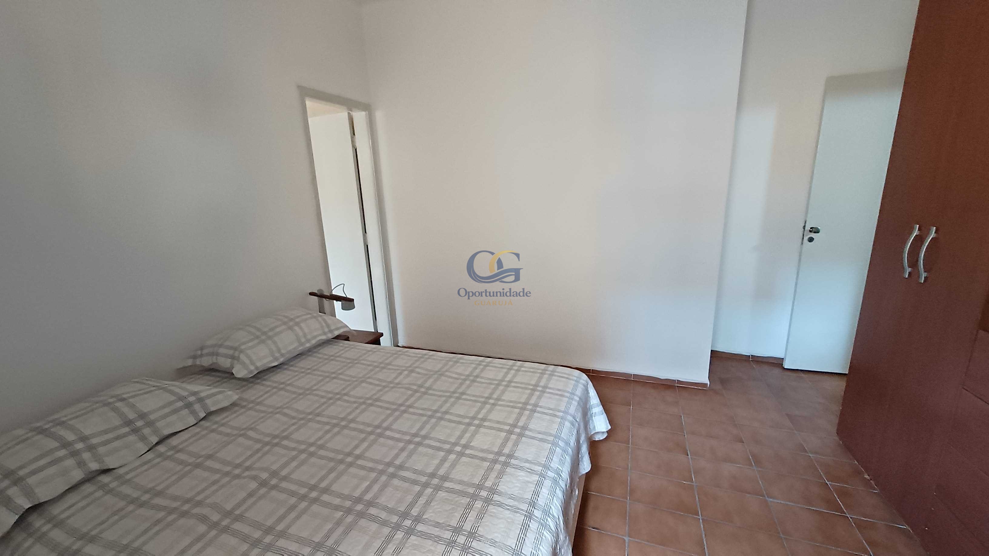 Apartamento na Praia da Enseada, Guarujá - SP