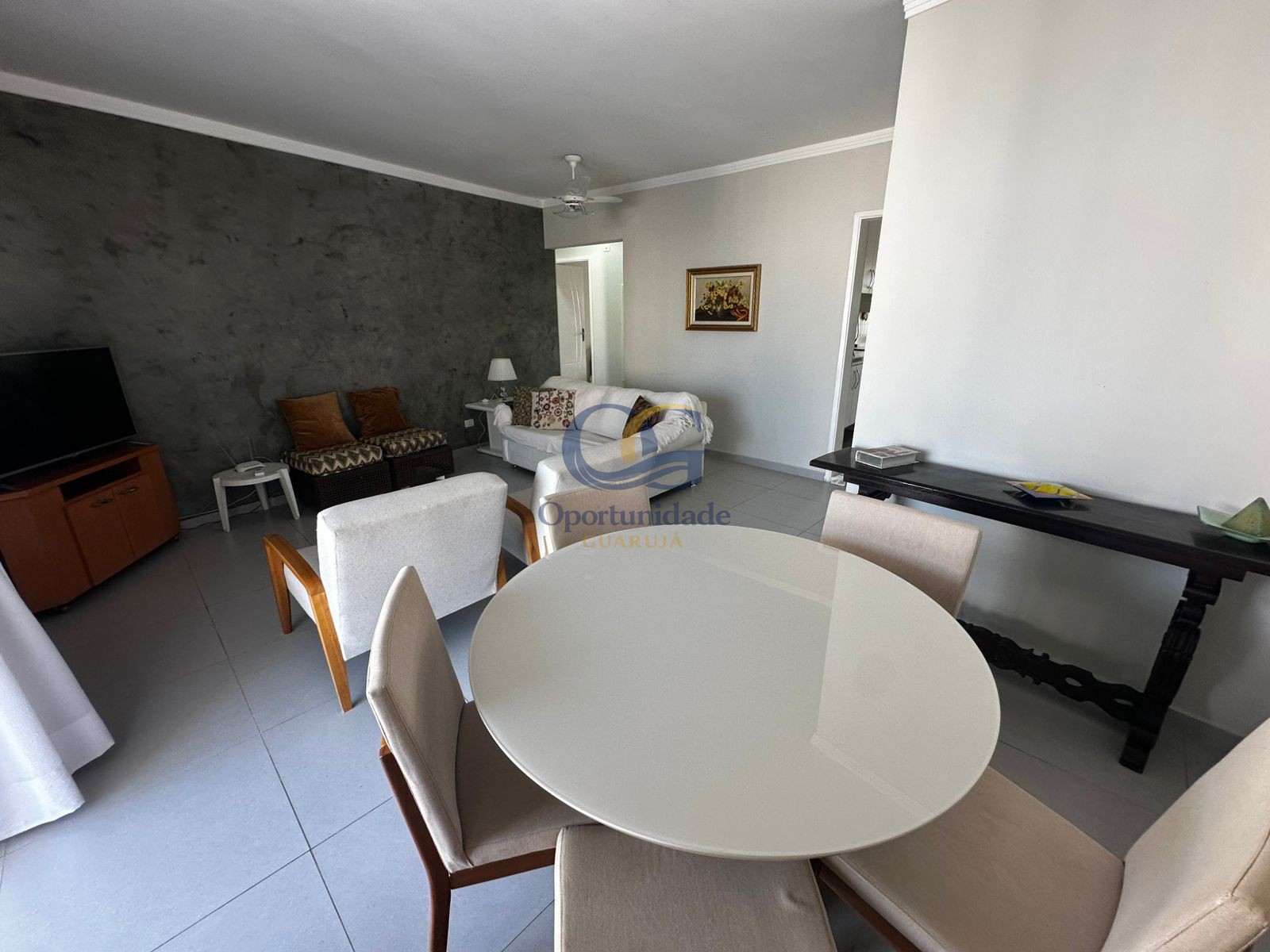 Apartamento na Praia das Pitangueiras, Guarujá - SP