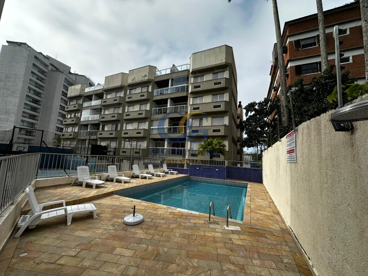 Apartamento na Praia da Enseada, Guarujá - SP