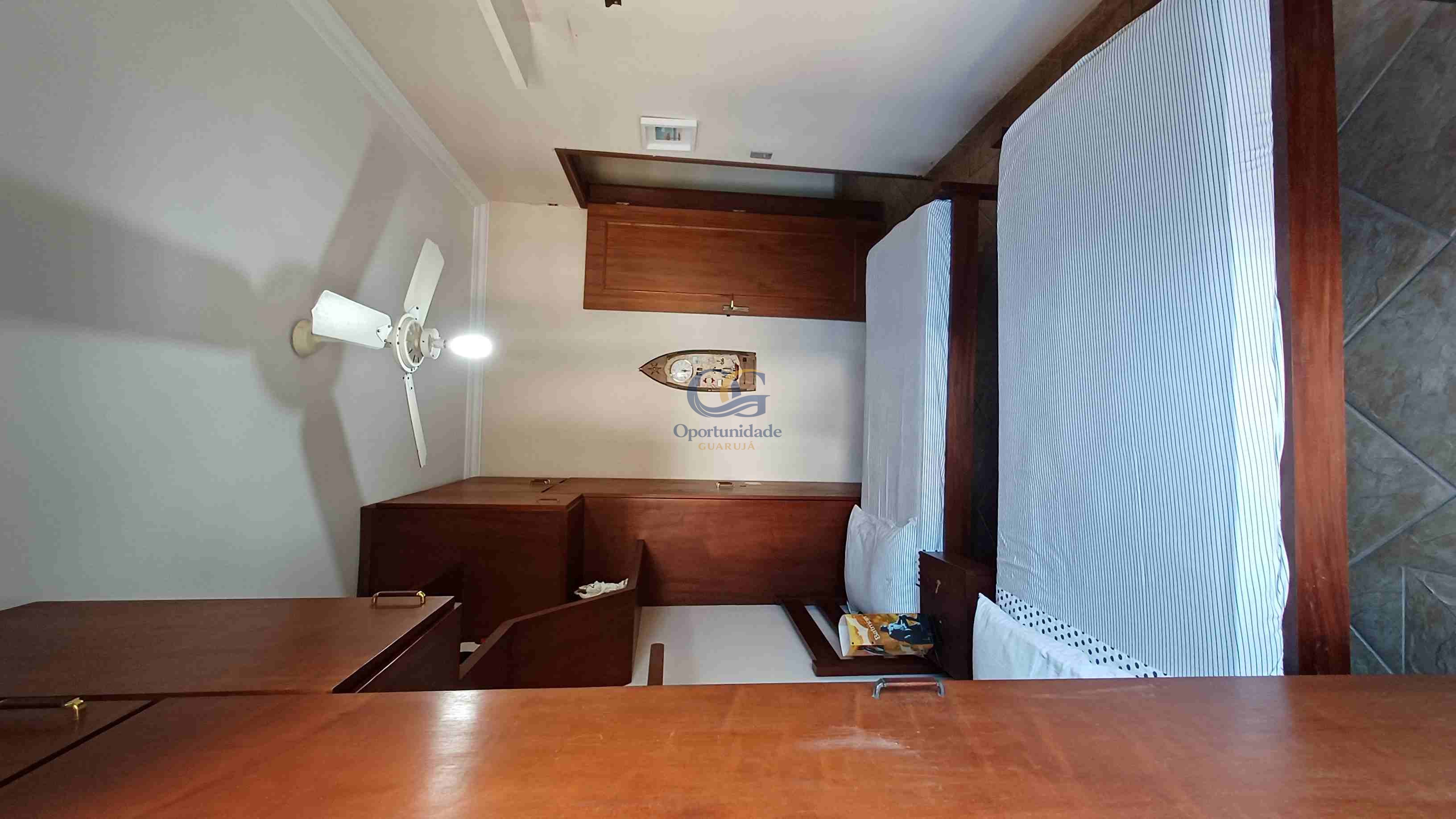Apartamento na Praia da Enseada, Guarujá - SP