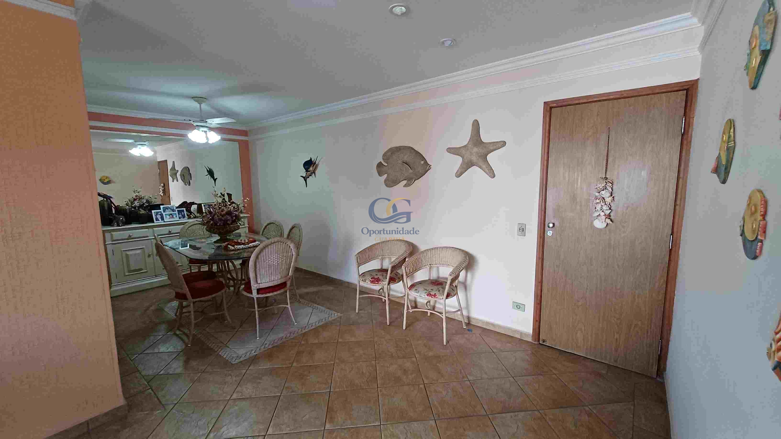 Apartamento na Praia da Enseada, Guarujá - SP