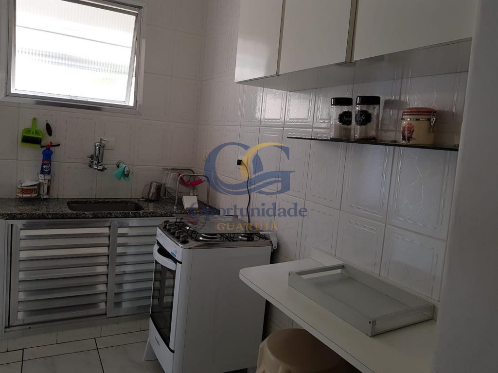 Apartamento na Praia do Tombo,  Astúrias - Guarujá - SP