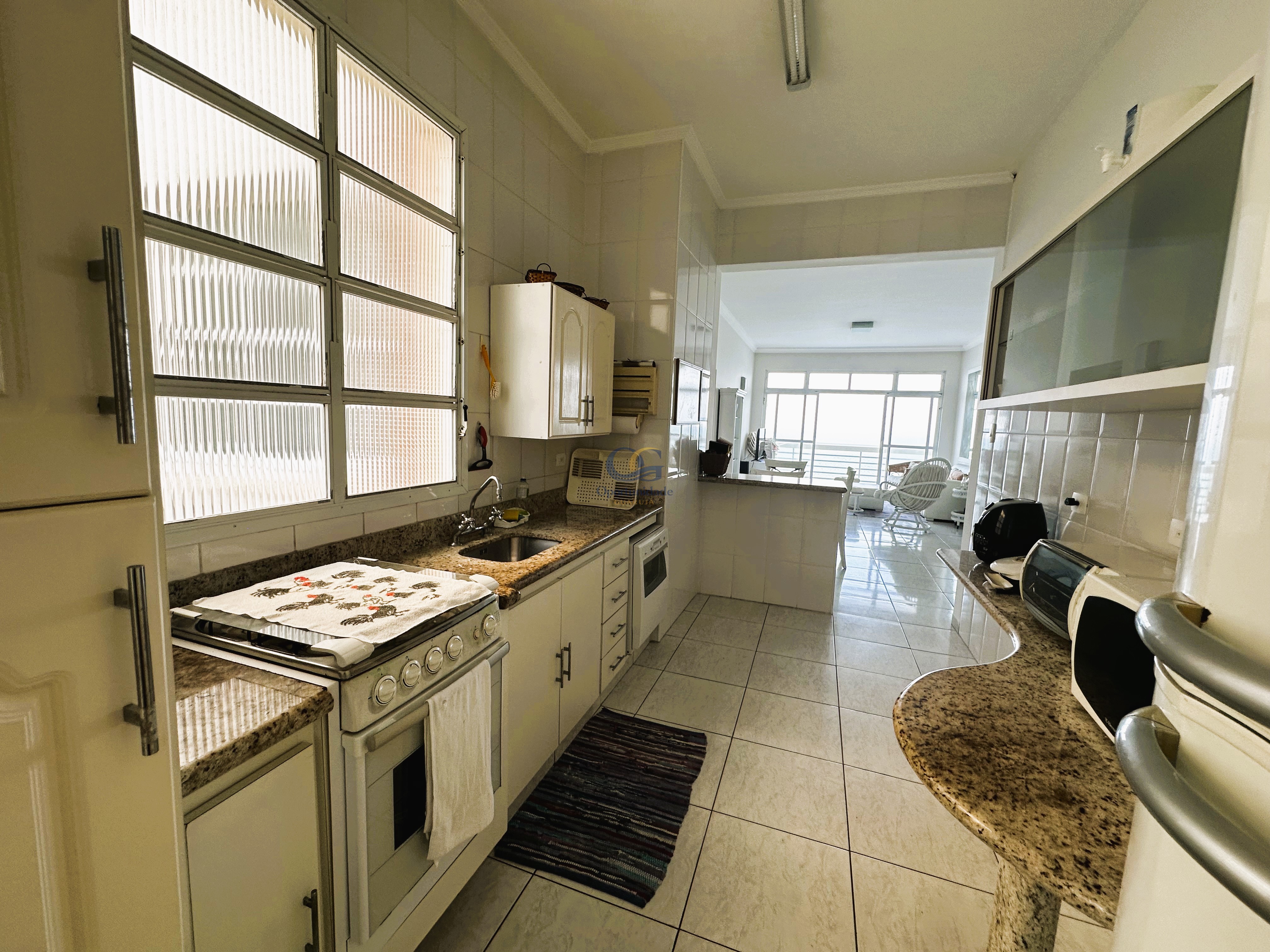 Apartamento Frente ao Mar nas Pitangueiras, Guarujá - SP