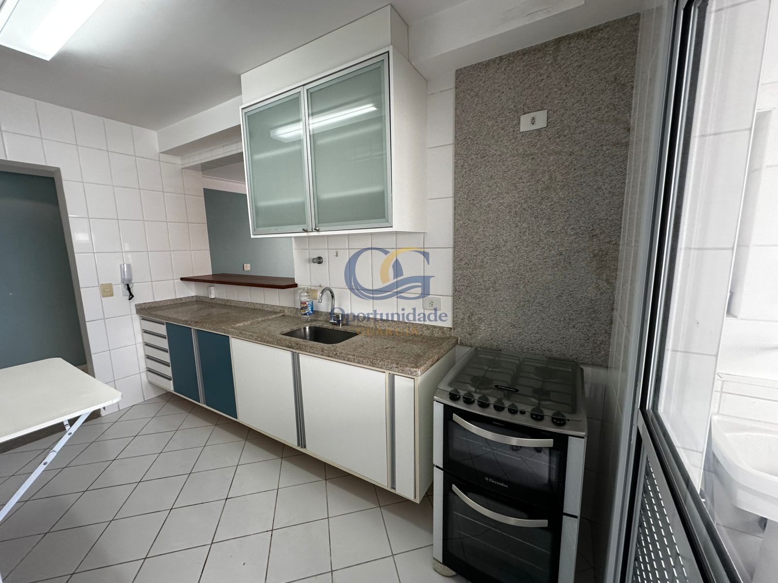 Apartamento Frente ao Mar, Praia das Astúrias Guarujá - SP