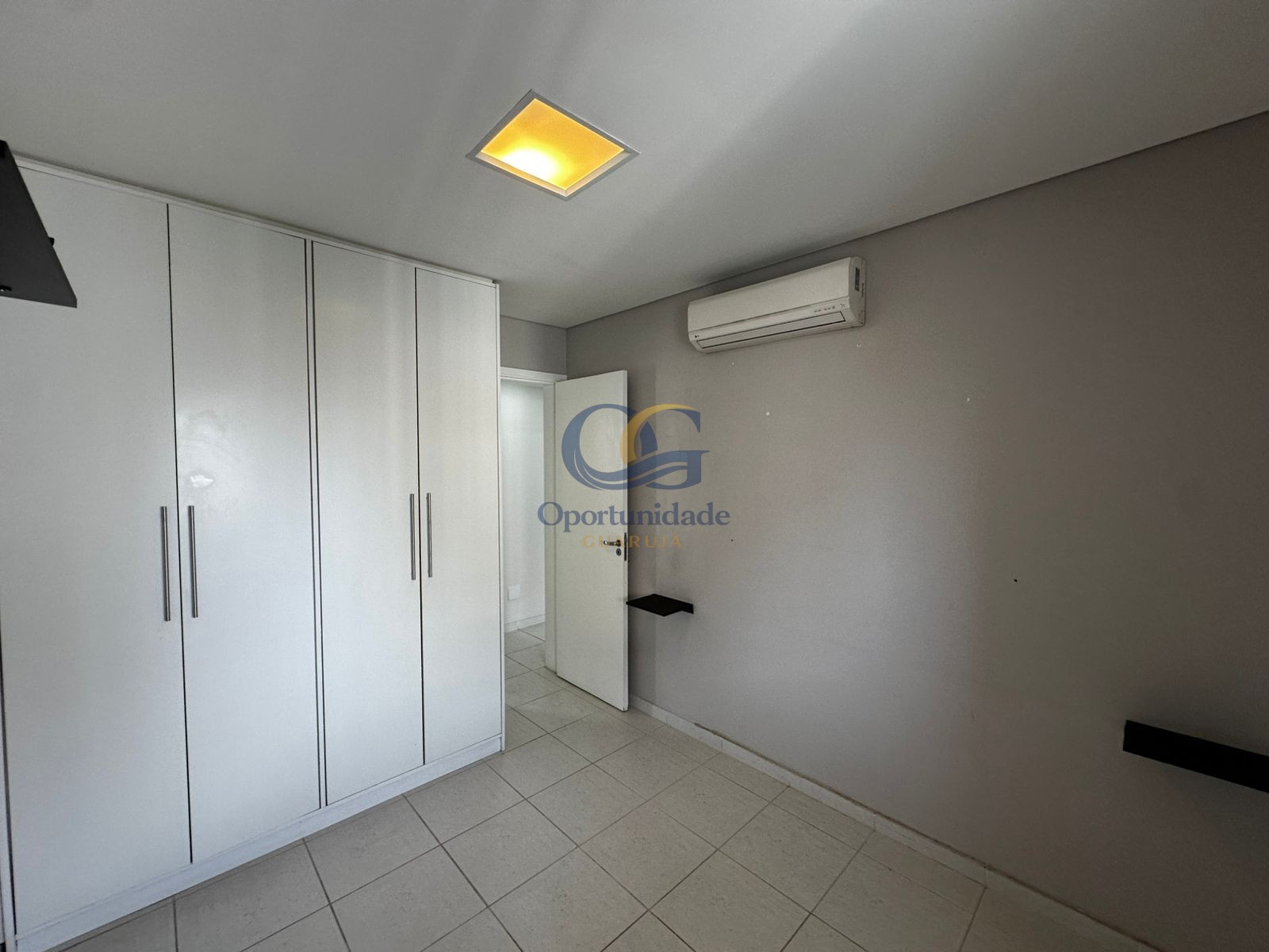 Apartamento Frente ao Mar, Praia das Astúrias Guarujá - SP