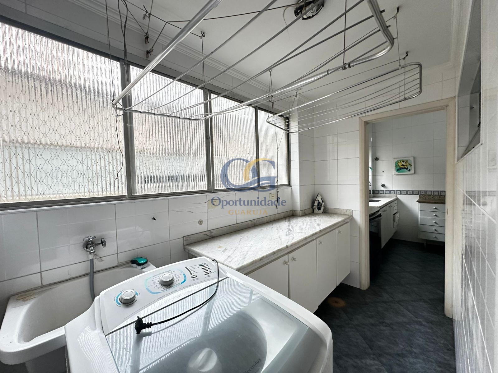 Apartamento na Praia das Pitangueiras, Guarujá - SP