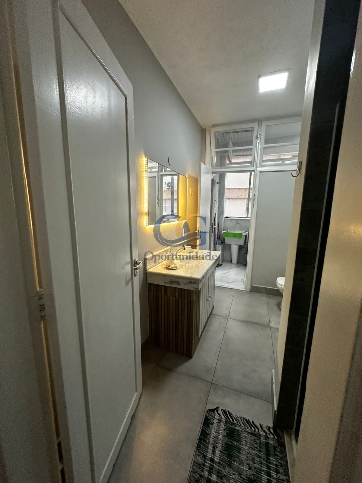 Apartamento na Praia das Pitangueiras, Guarujá - SP