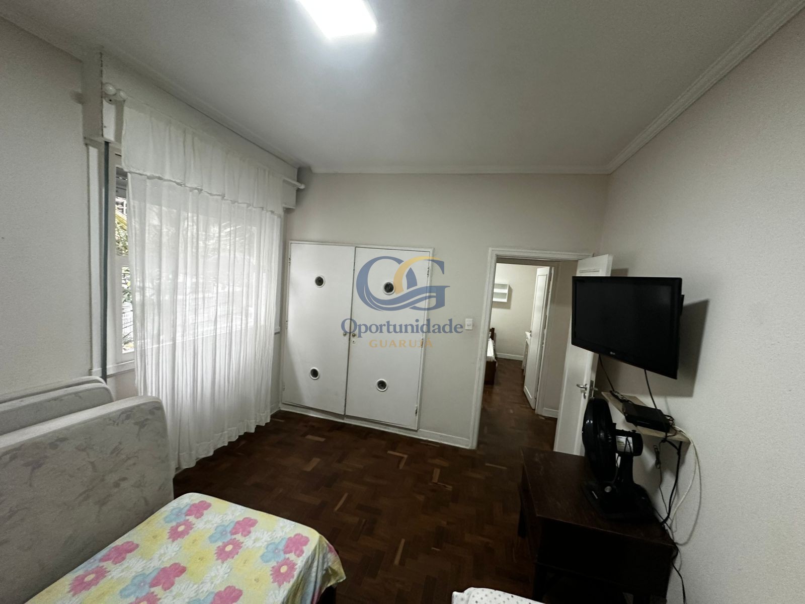 Apartamento na Praia das Pitangueiras, Guarujá - SP
