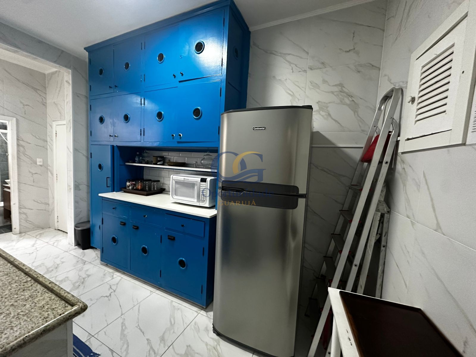 Apartamento na Praia das Pitangueiras, Guarujá - SP
