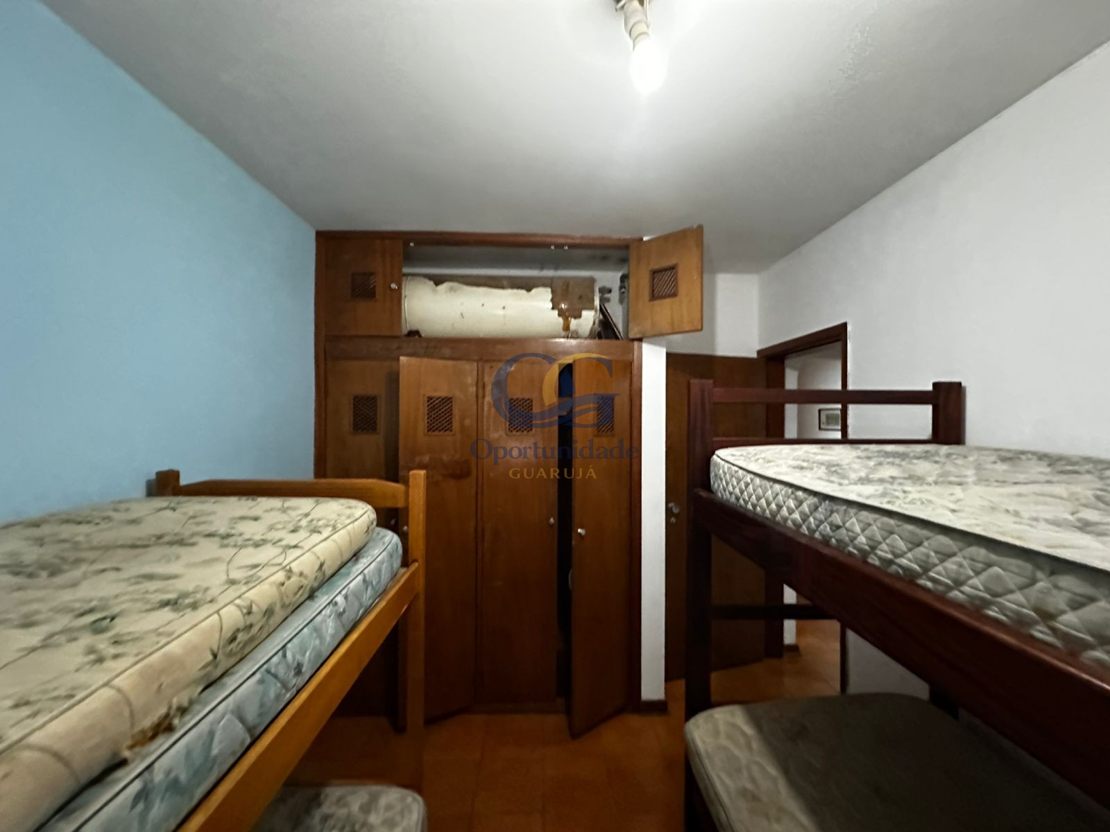 Apartamento na Praia das Pitangueiras, Guarujá - SP