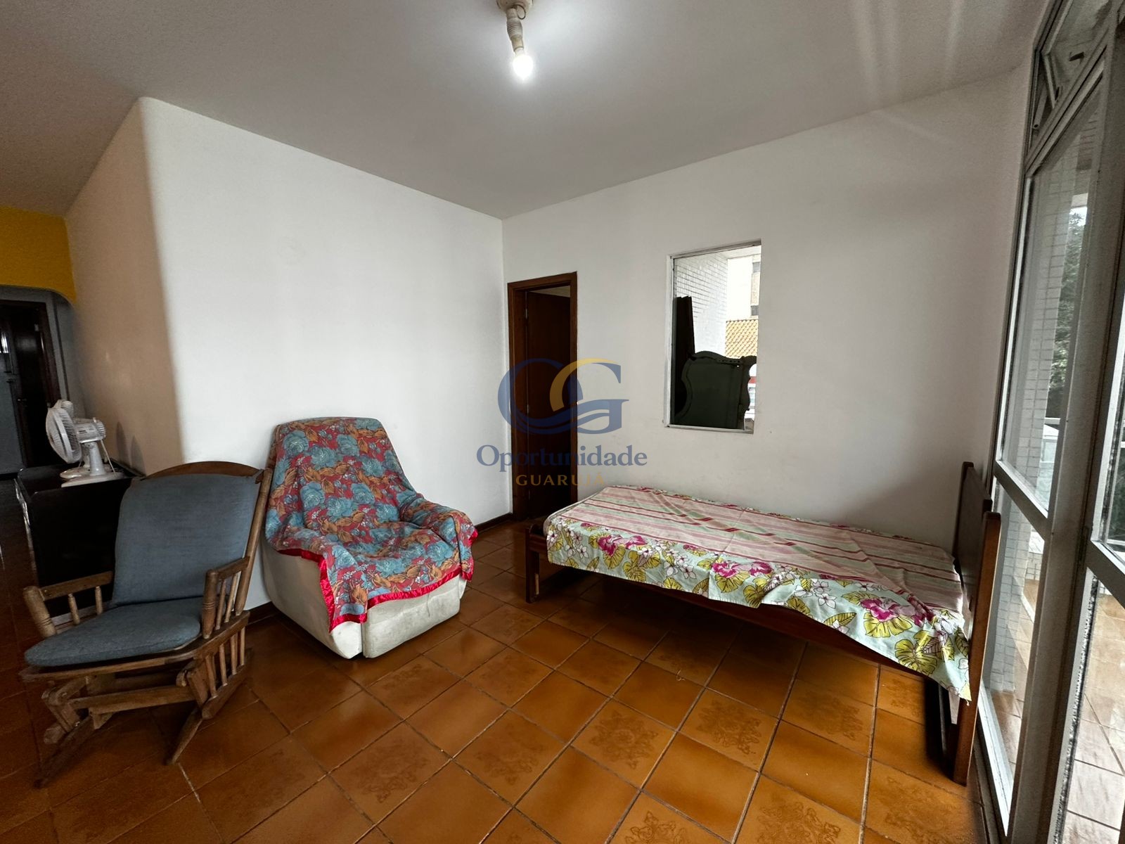 Apartamento na Praia das Pitangueiras, Guarujá - SP