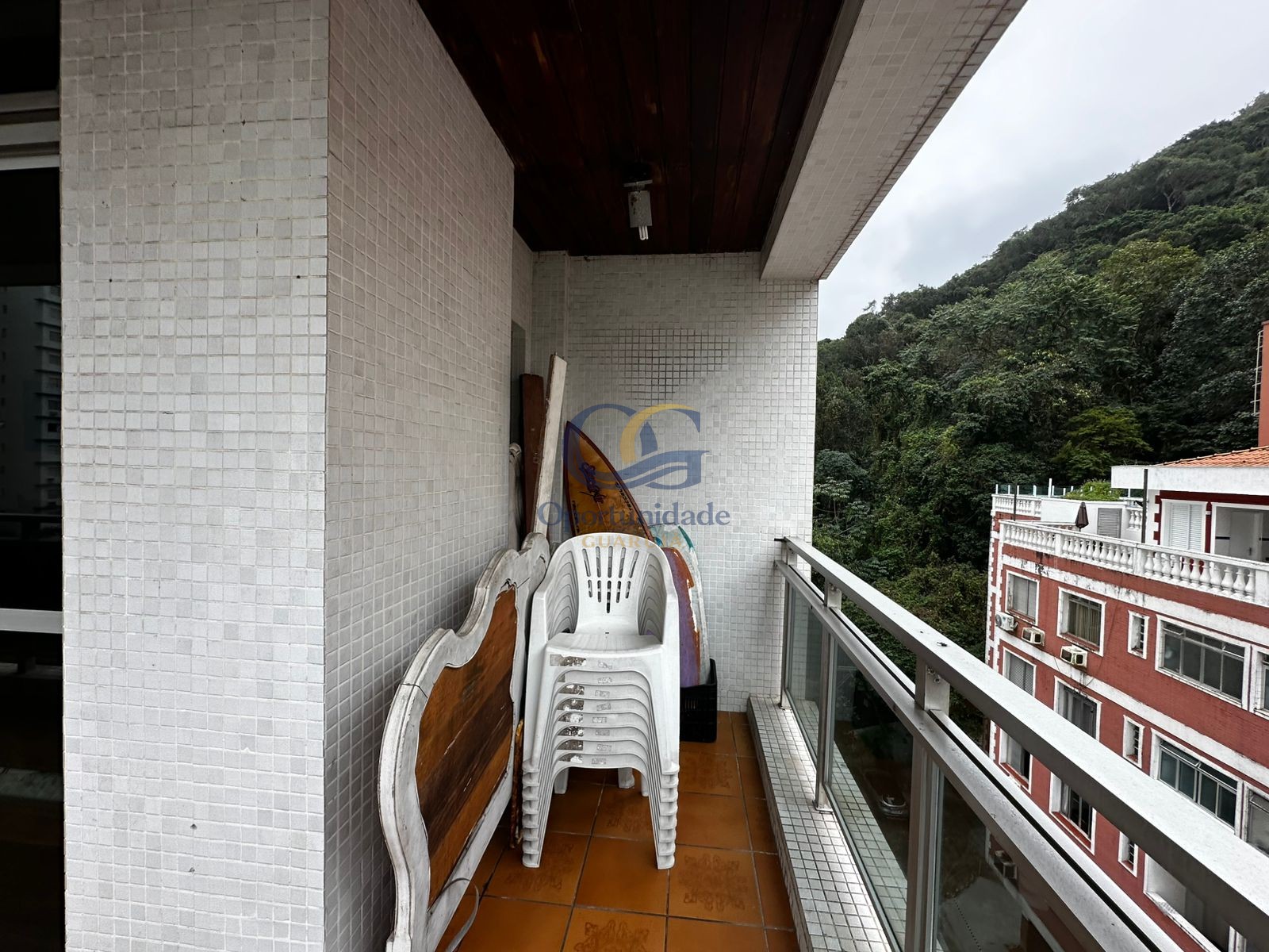 Apartamento na Praia das Pitangueiras, Guarujá - SP