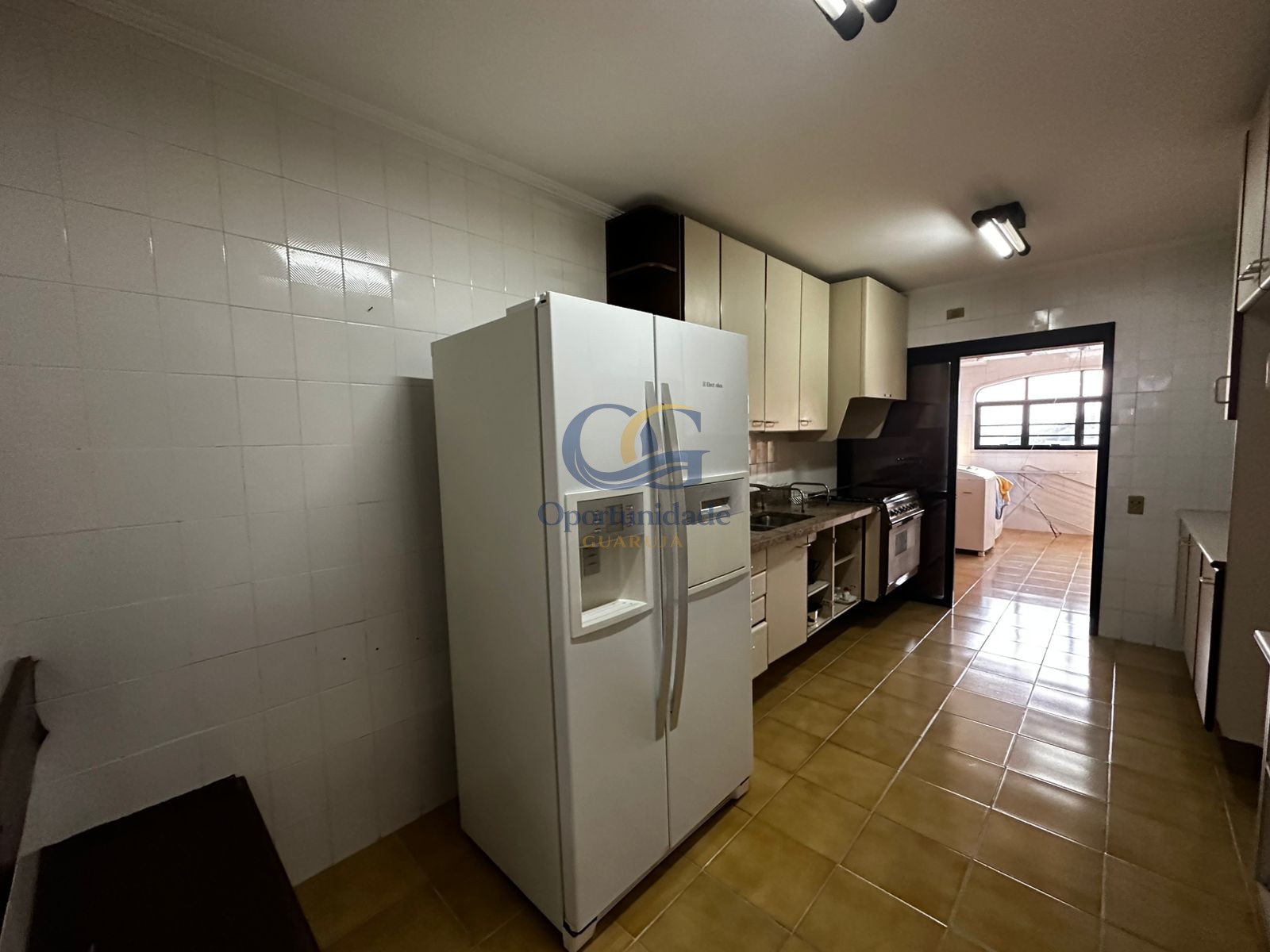 Apartamento na Praia das Pitangueiras, Guarujá - SP