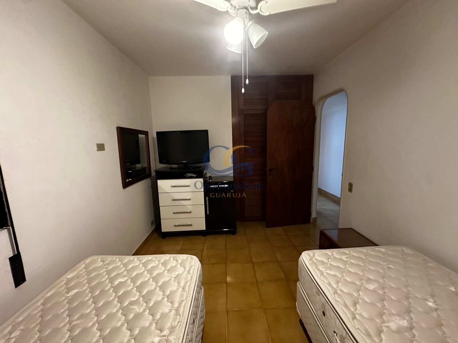 Apartamento na Praia das Pitangueiras, Guarujá - SP