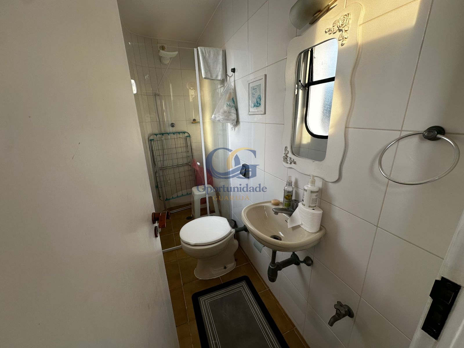 Apartamento na Praia das Pitangueiras, Guarujá - SP