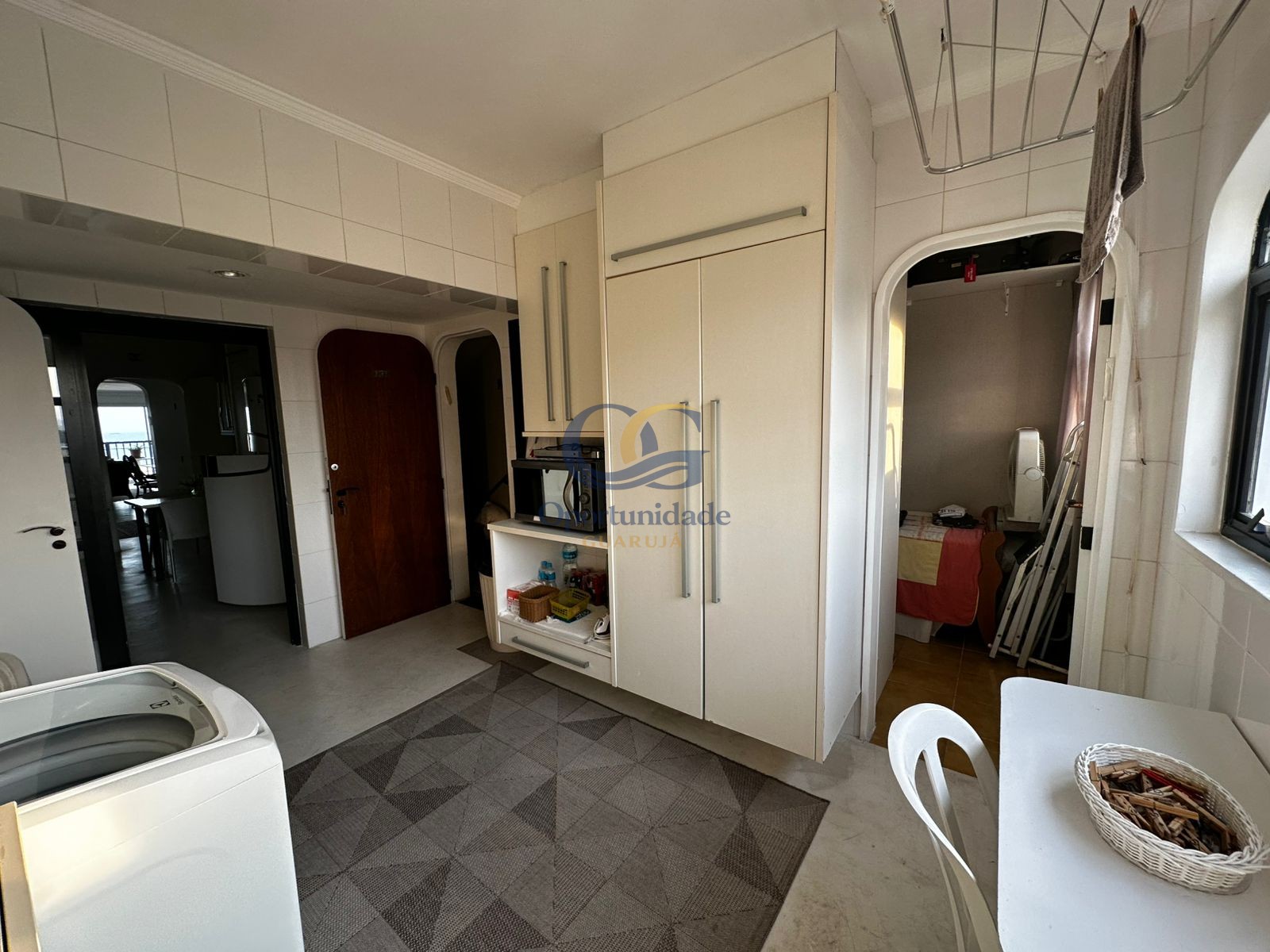 Apartamento na Praia das Pitangueiras, Guarujá - SP