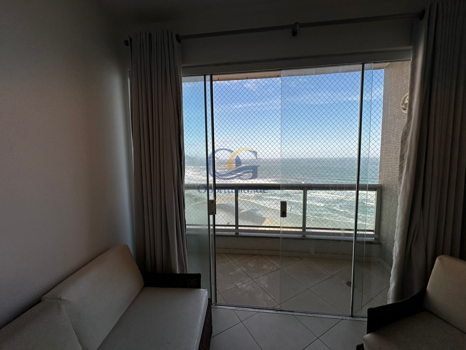 Apartamento Frente ao Mar nas Pitangueiras, Guarujá - SP