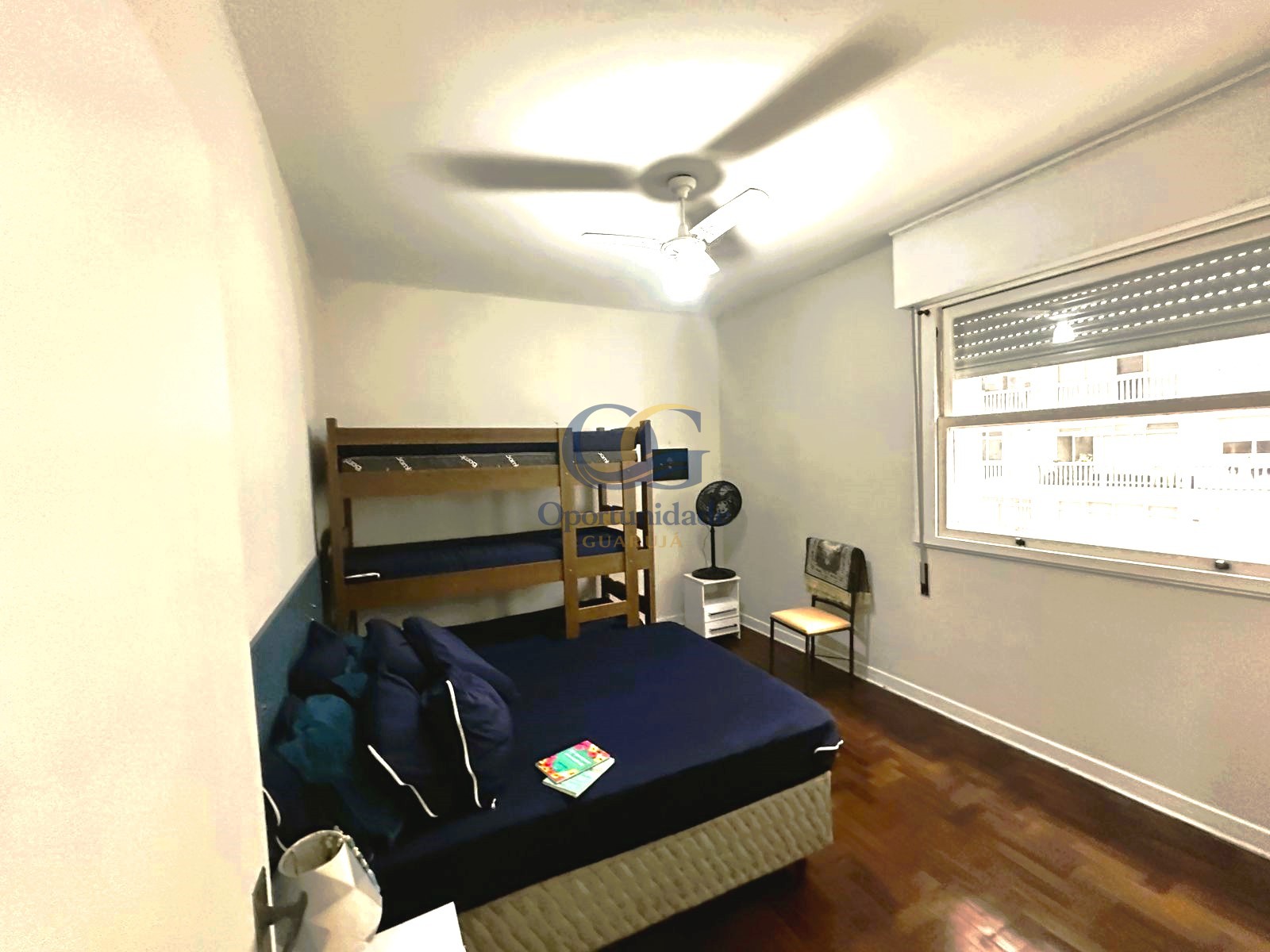Apartamento na Praia das Pitangueiras, Guarujá - SP