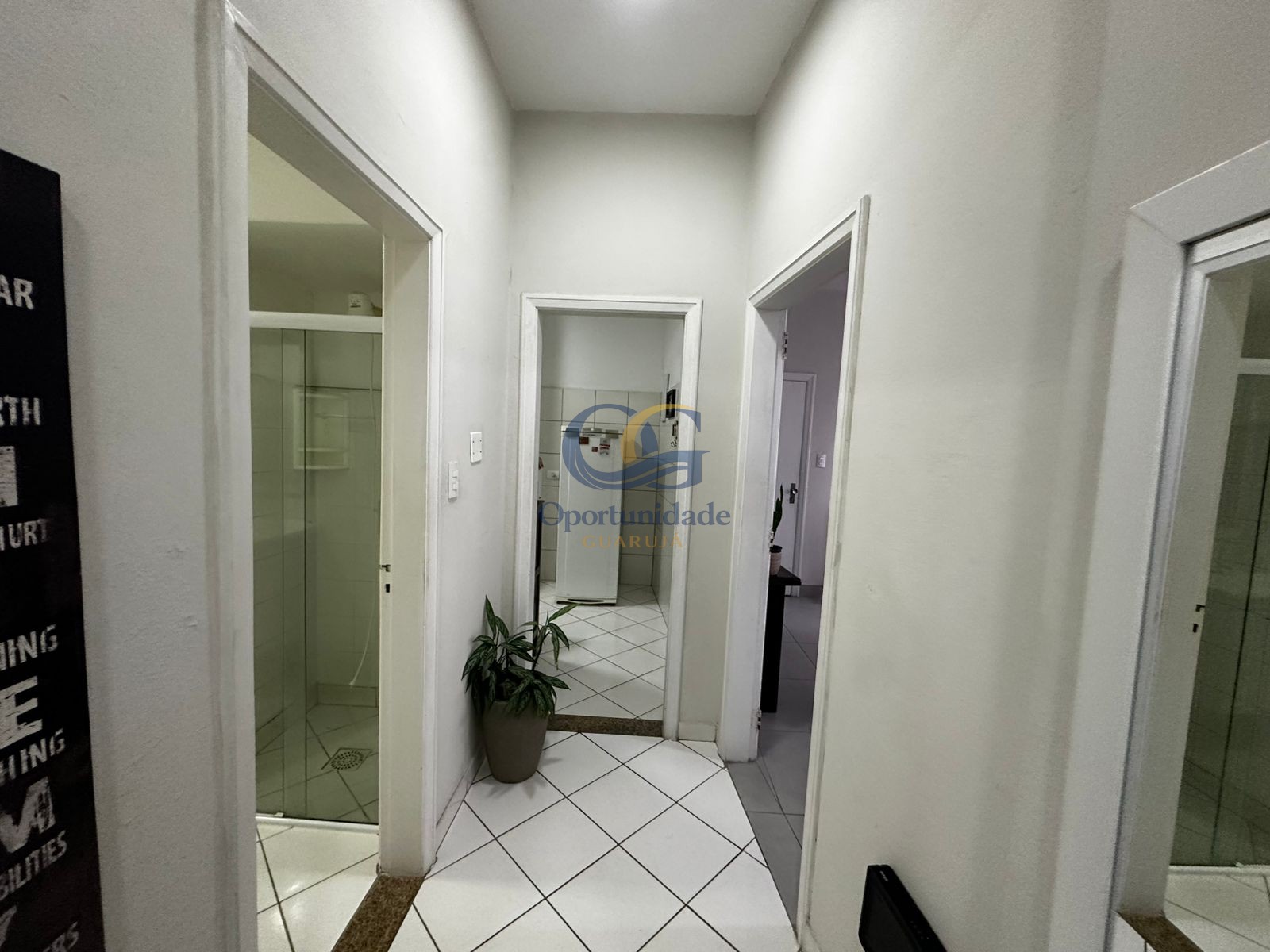 Apartamento na Praia das Pitangueiras, Guarujá - SP