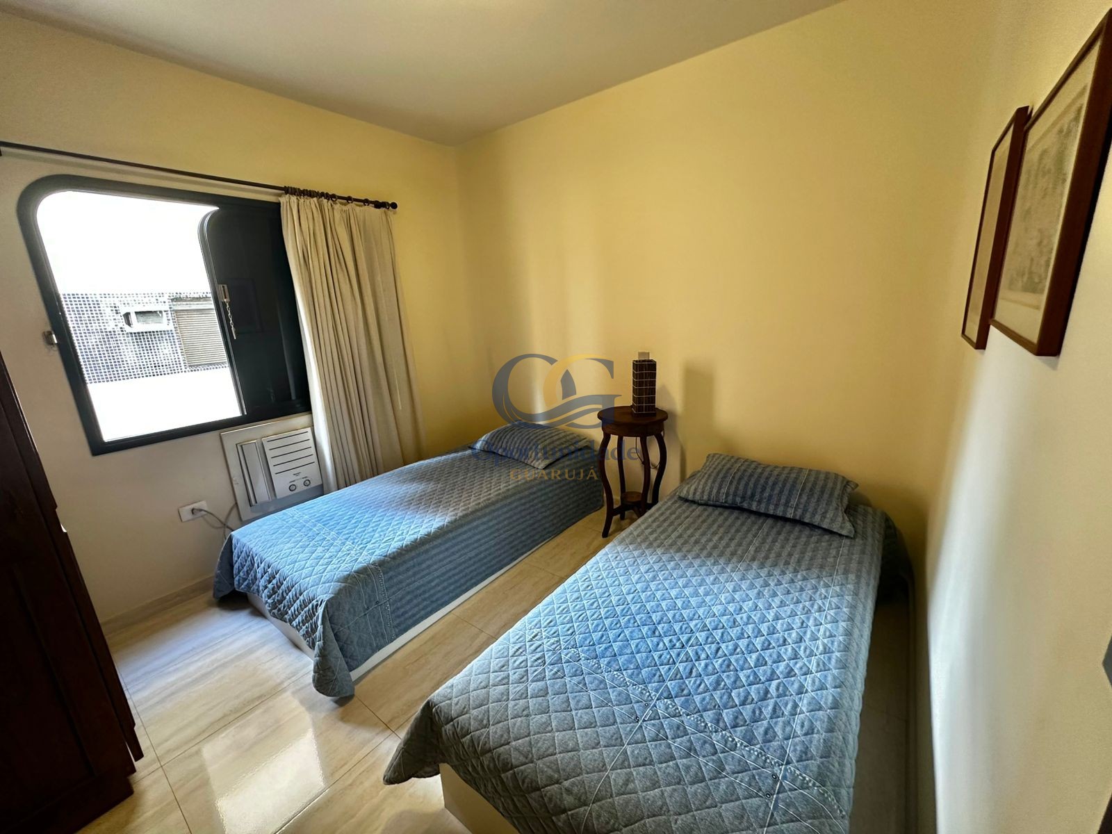 Apartamento na Praia da Enseada, Guarujá - SP