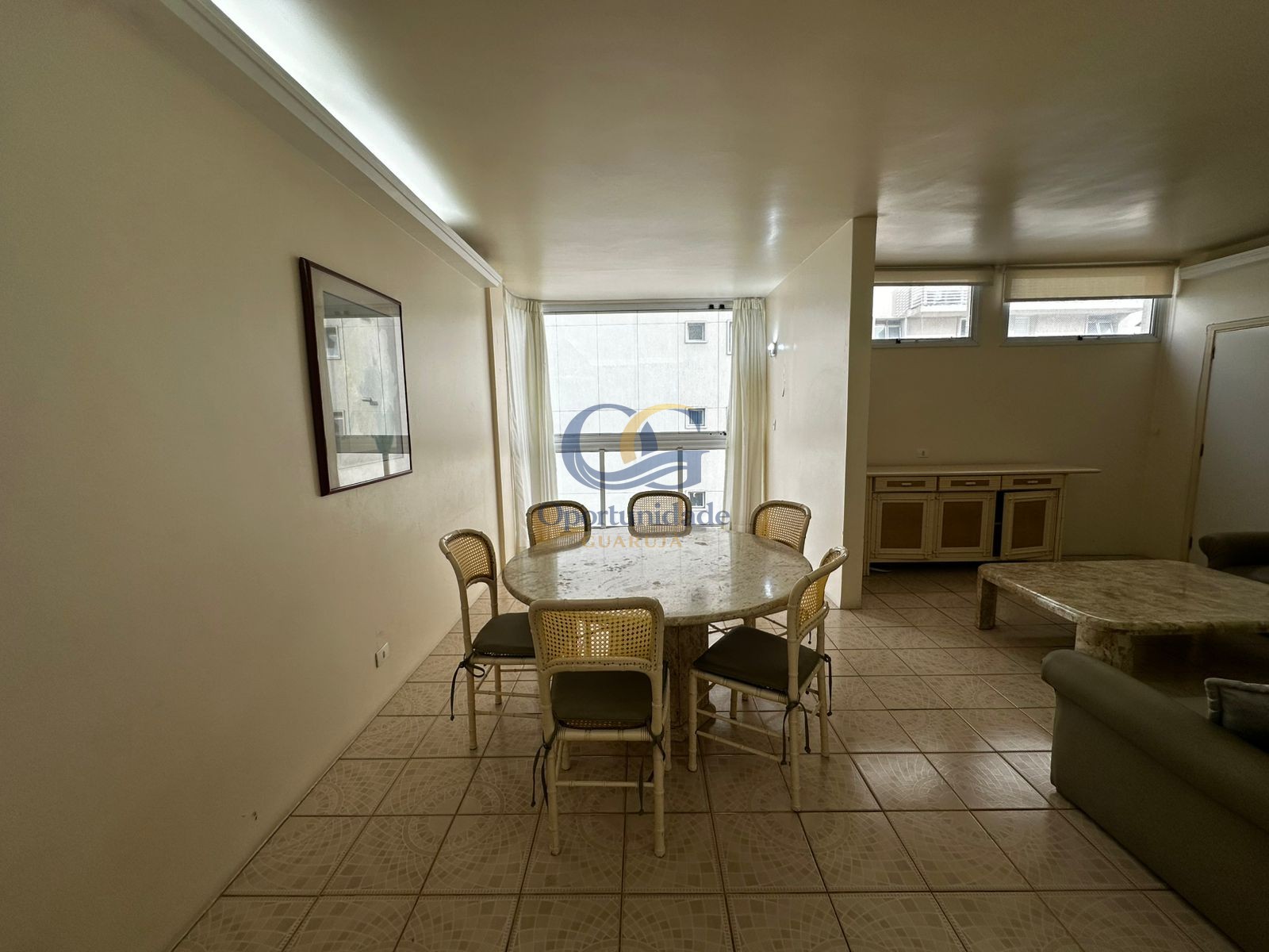 Apartamento na Praia das Pitangueiras, Guarujá - SP