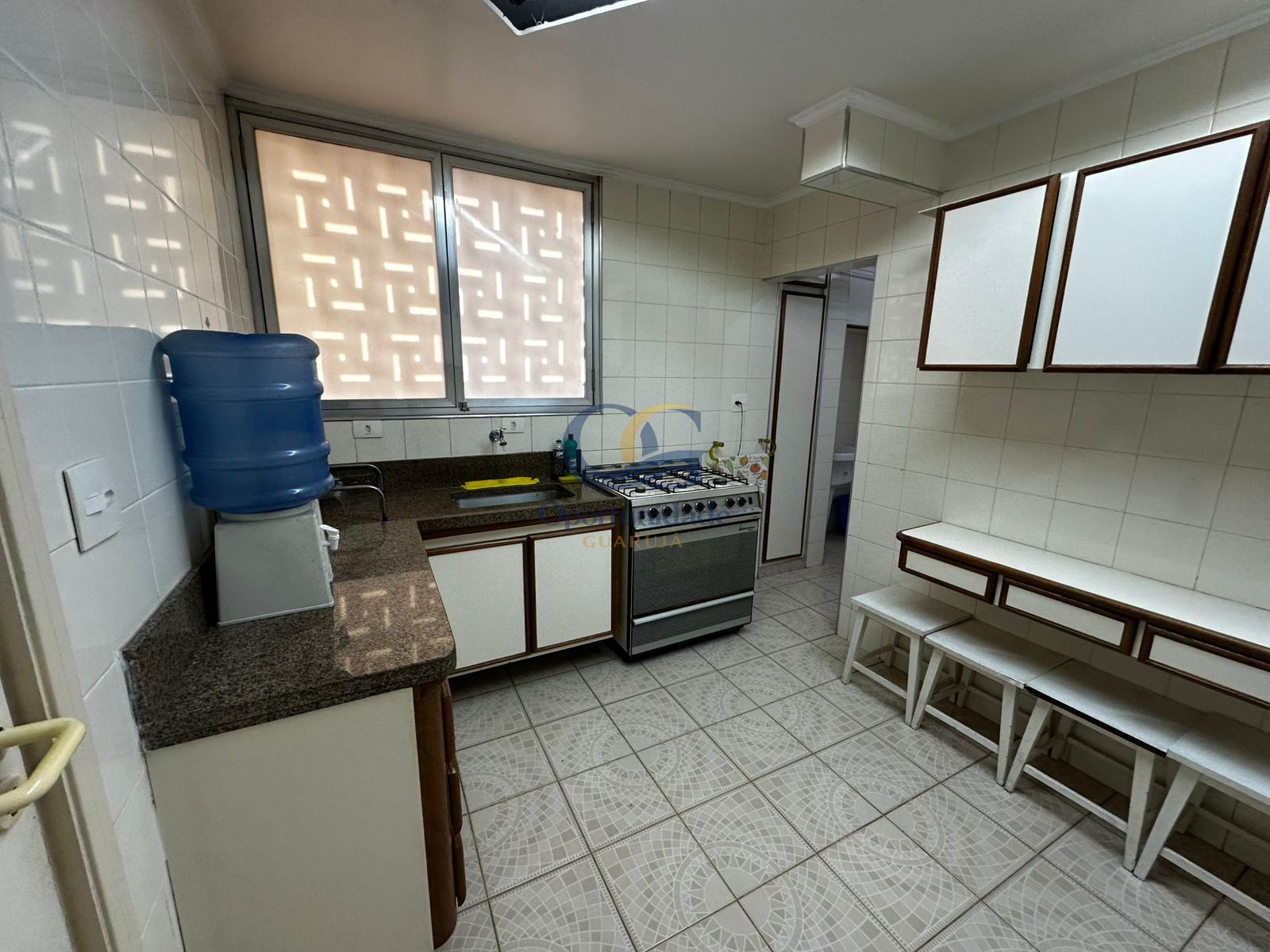 Apartamento na Praia das Pitangueiras, Guarujá - SP