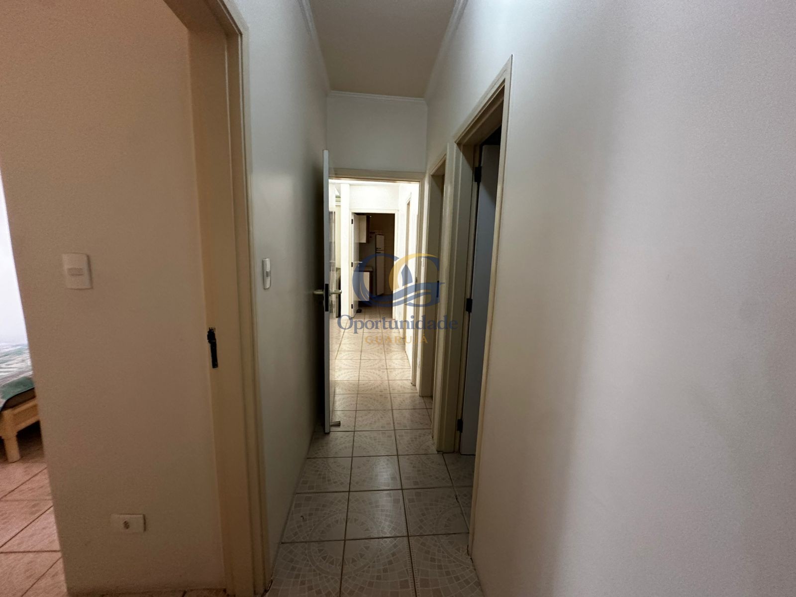 Apartamento na Praia das Pitangueiras, Guarujá - SP
