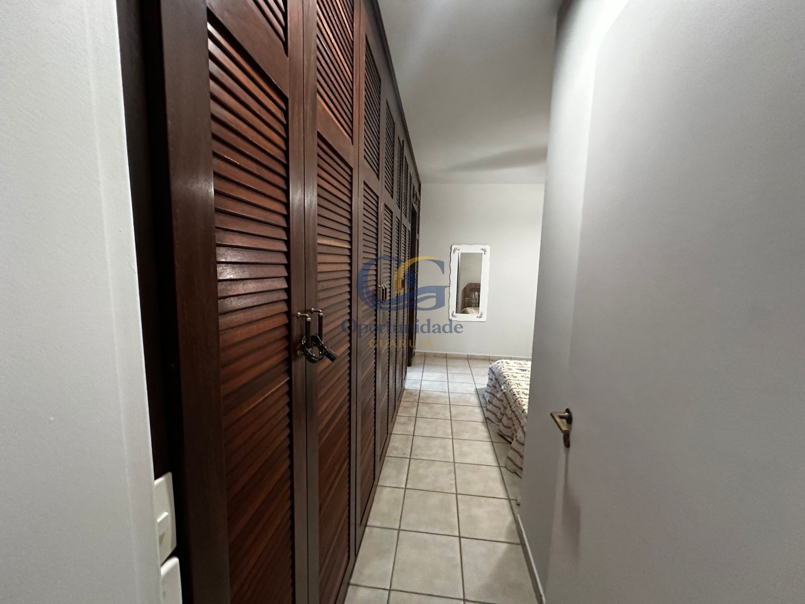 Apartamento na Praia das Pitangueiras, Guarujá - SP