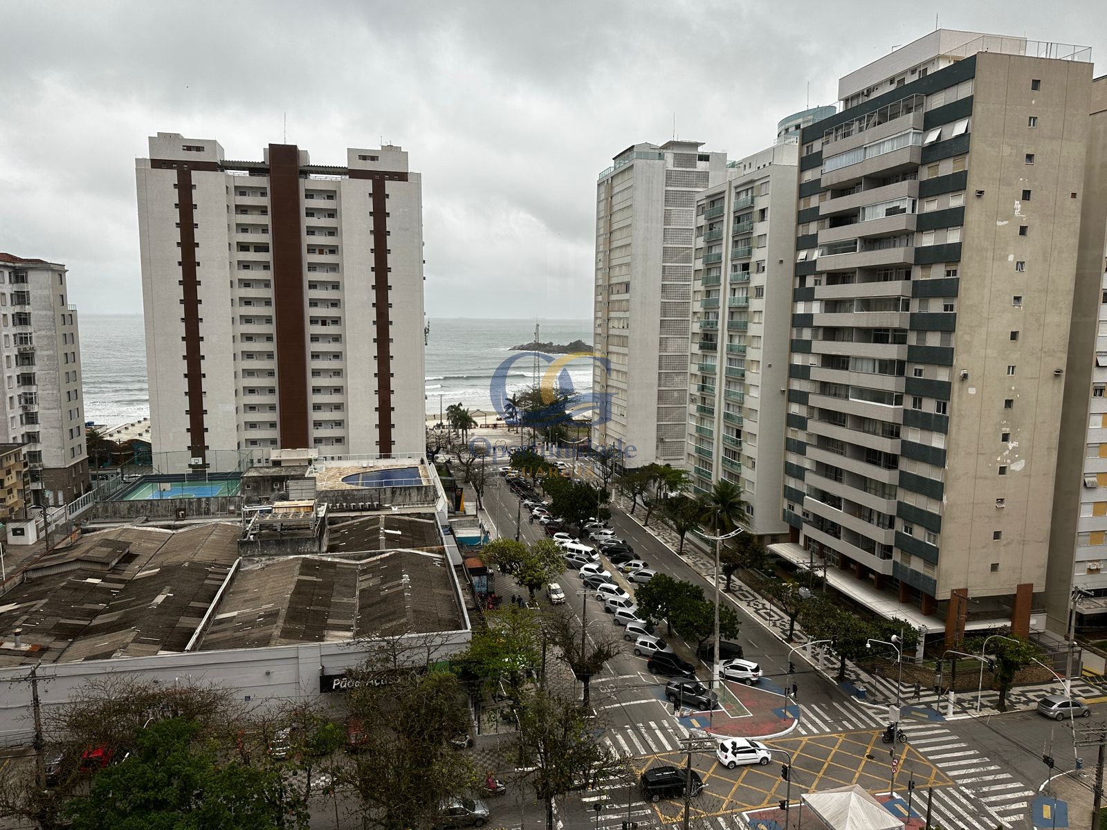 Apartamento na Praia das Pitangueiras, Guarujá - SP