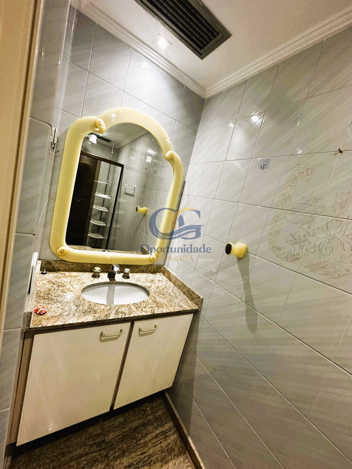 Apartamento Frente ao Mar nas Pitangueiras, Guarujá - SP