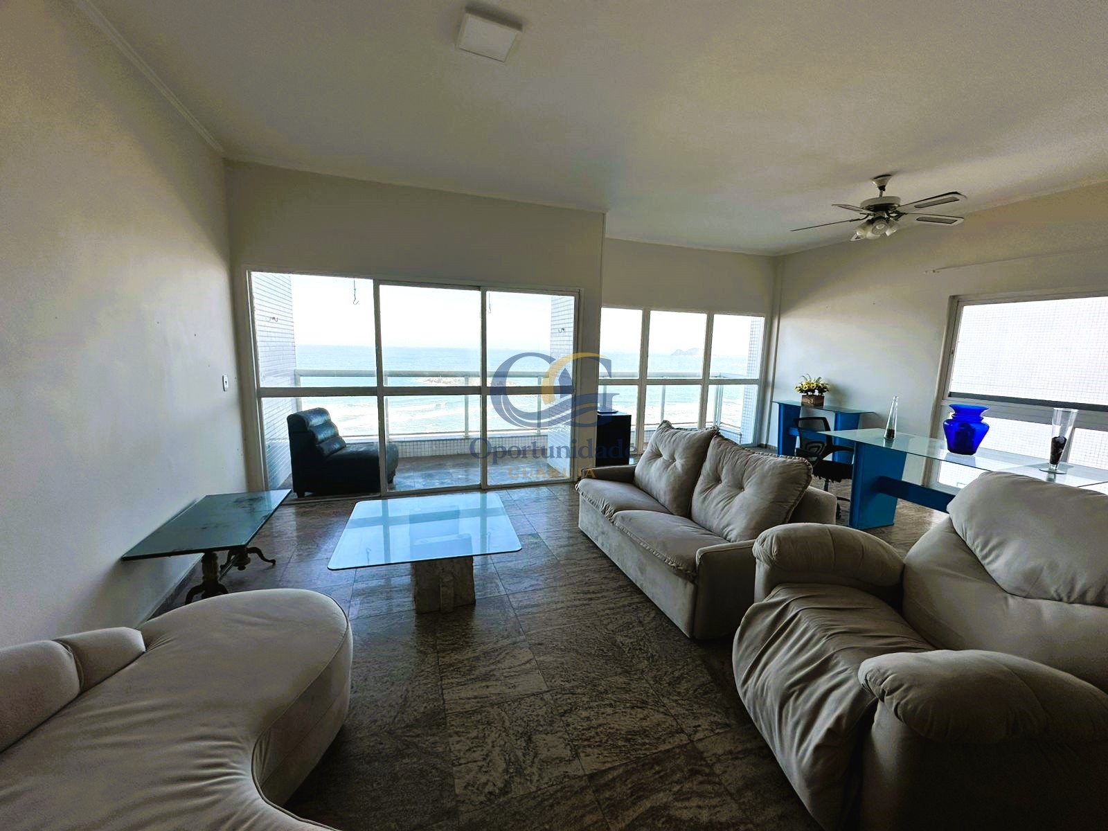 Apartamento Frente ao Mar nas Pitangueiras, Guarujá - SP