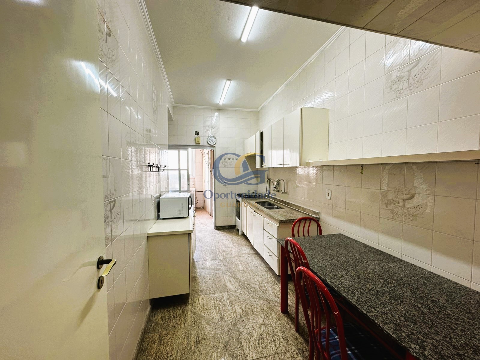 Apartamento Frente ao Mar nas Pitangueiras, Guarujá - SP