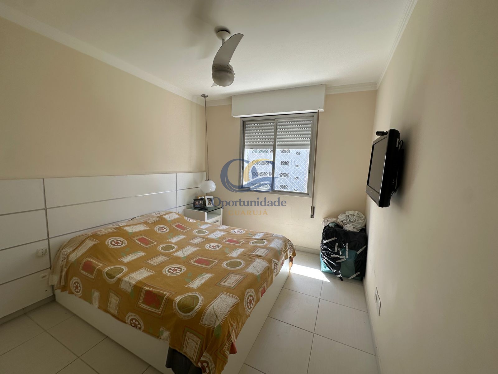Apartamento na Praia das Pitangueiras, Guarujá - SP