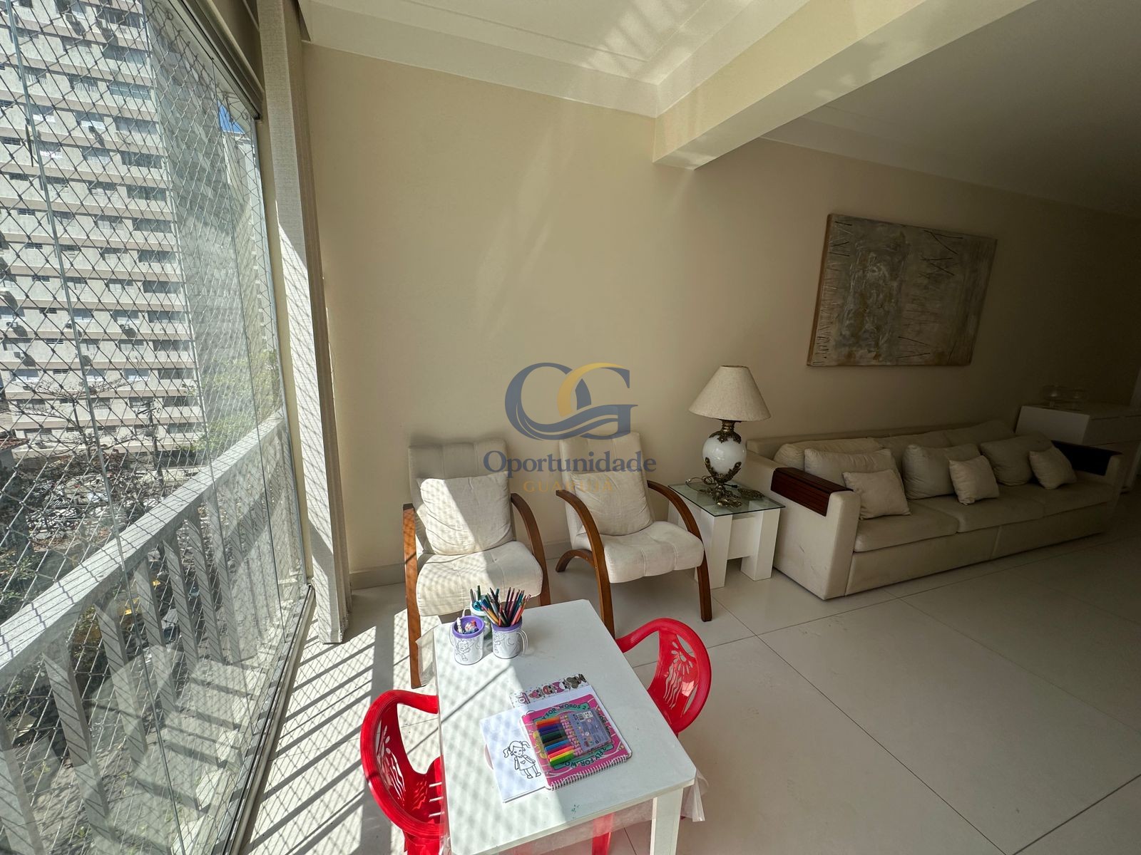 Apartamento na Praia das Pitangueiras, Guarujá - SP