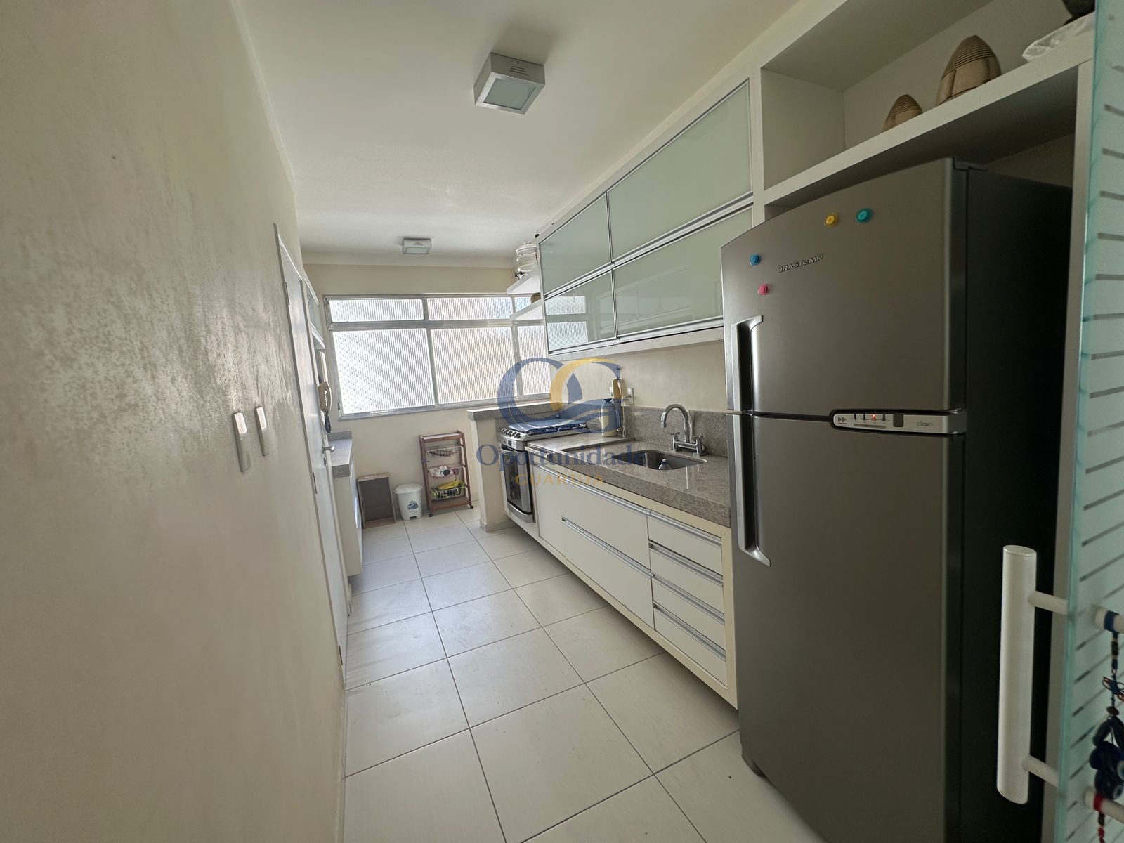 Apartamento na Praia das Pitangueiras, Guarujá - SP