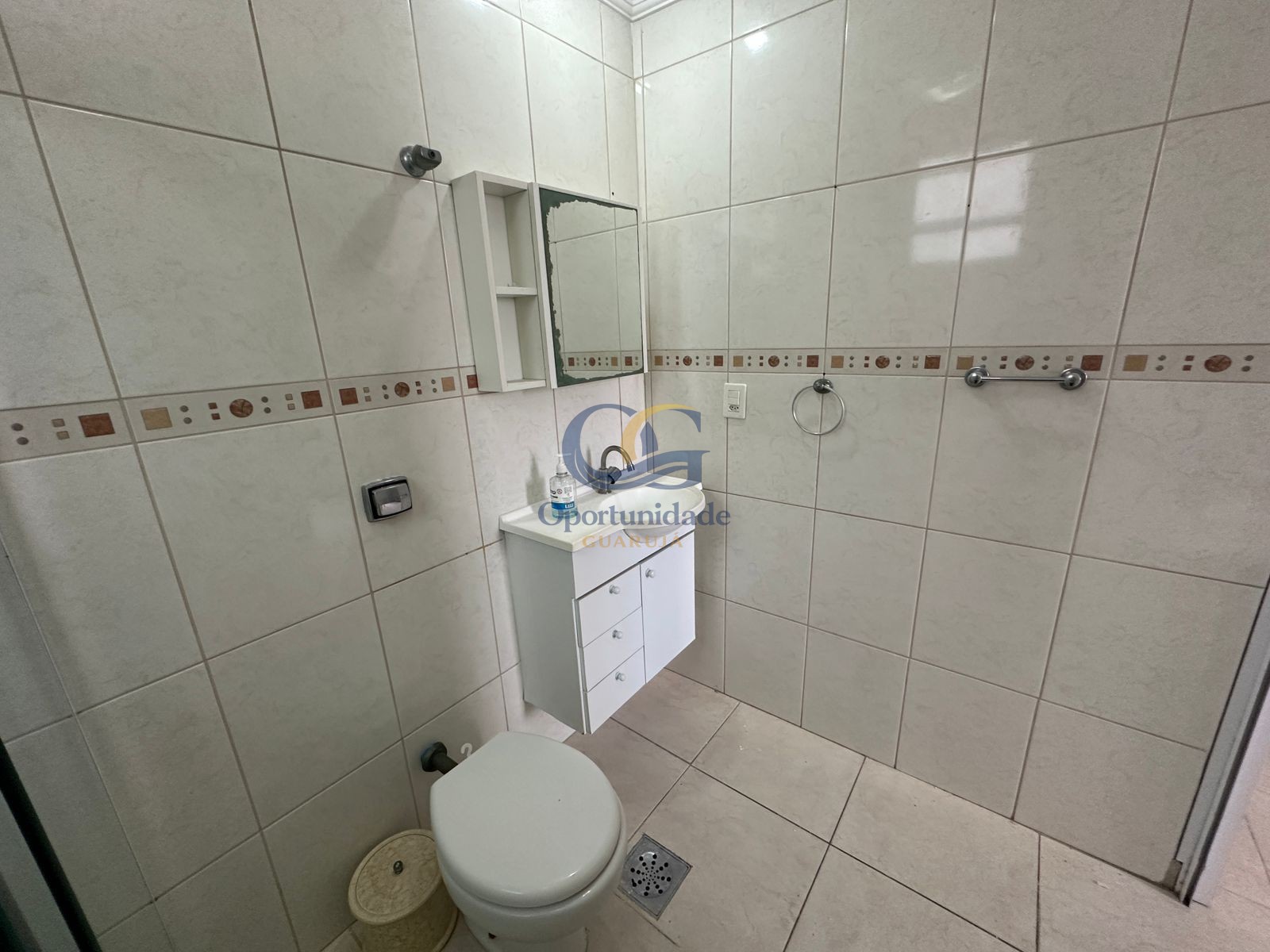 Apartamento na Praia das Pitangueiras, Guarujá - SP
