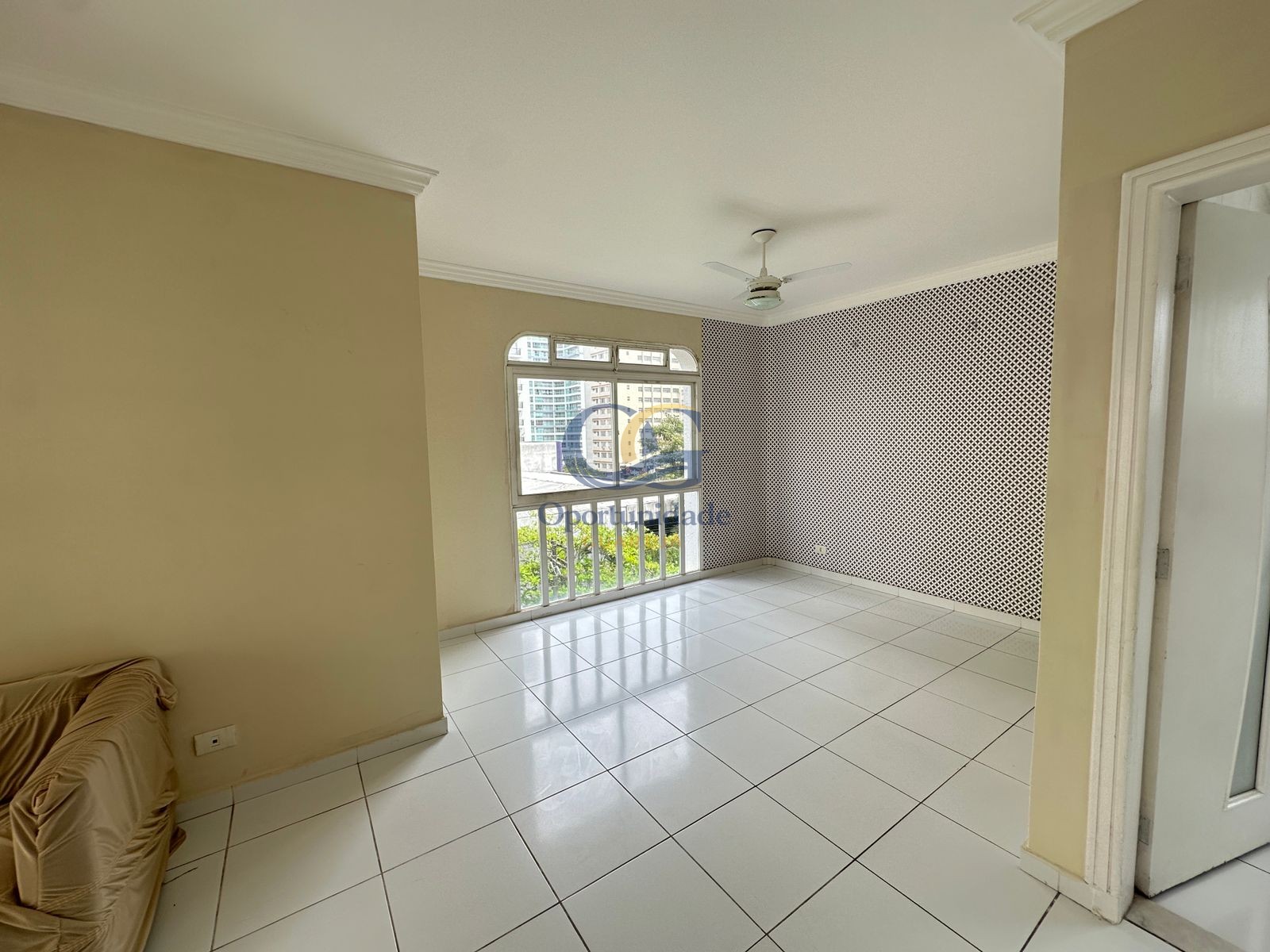 Apartamento na Praia das Pitangueiras, Guarujá - SP