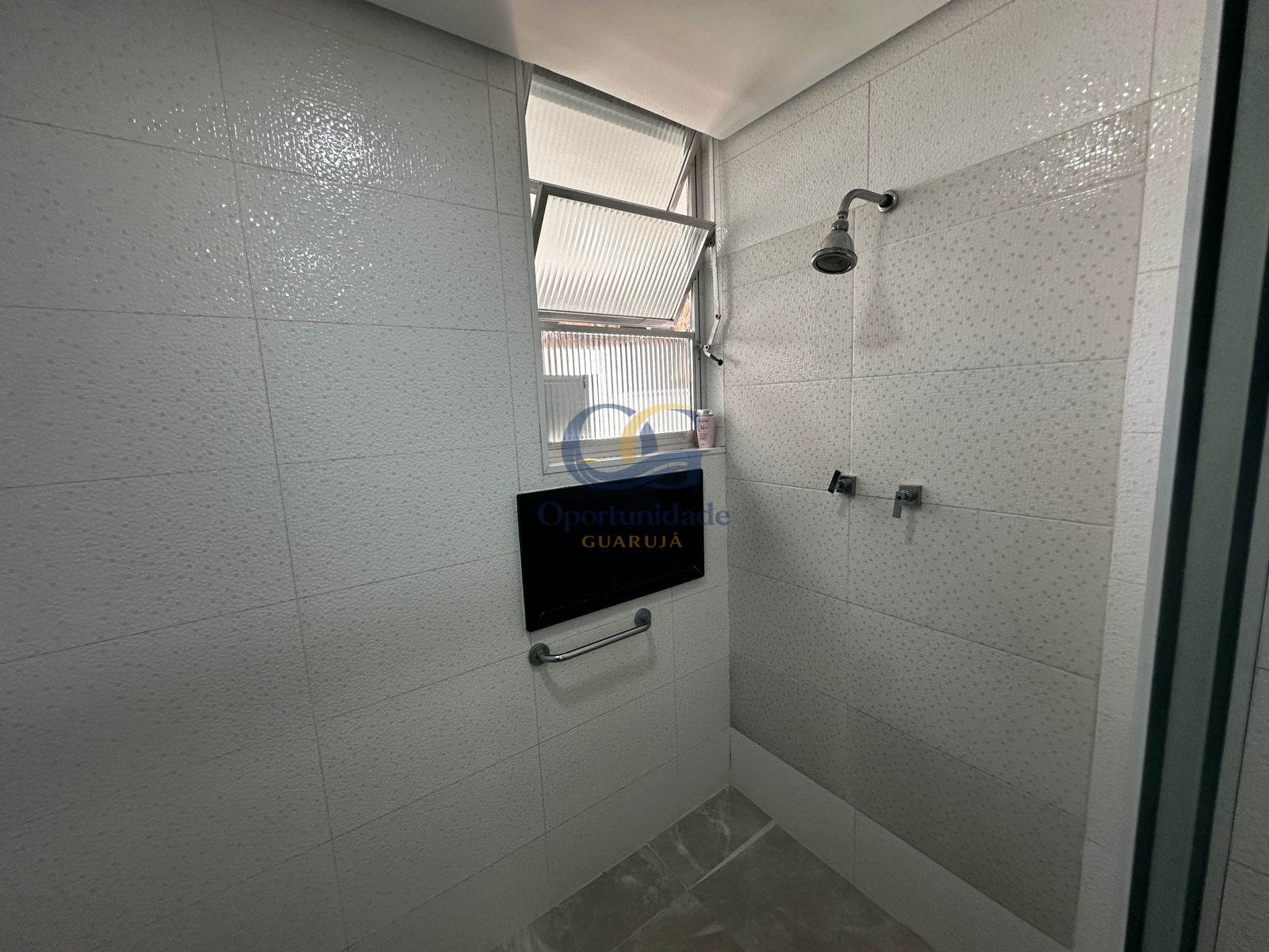 Apartamento Frente ao Mar nas Pitangueiras, Guarujá - SP