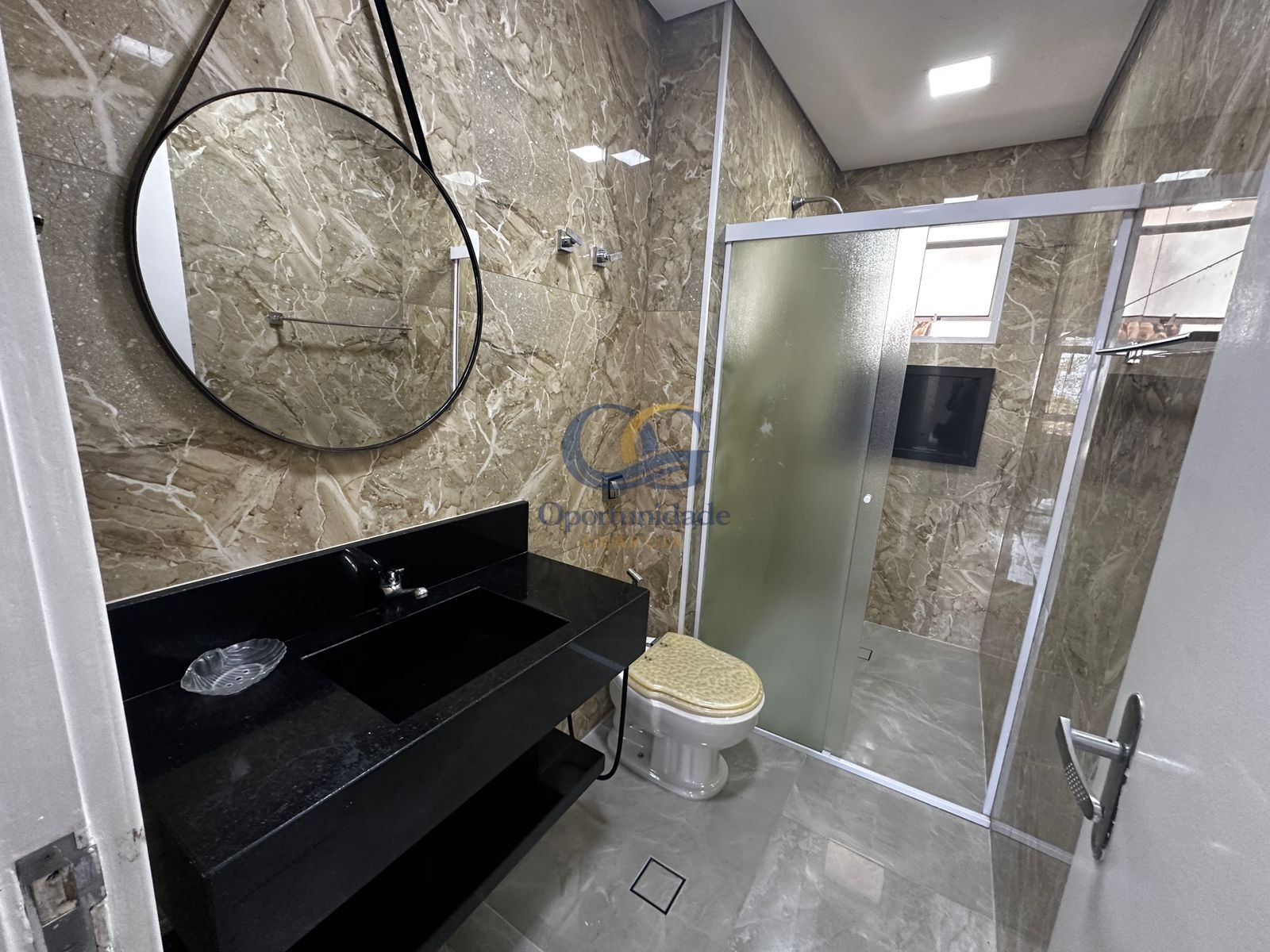 Apartamento Frente ao Mar nas Pitangueiras, Guarujá - SP